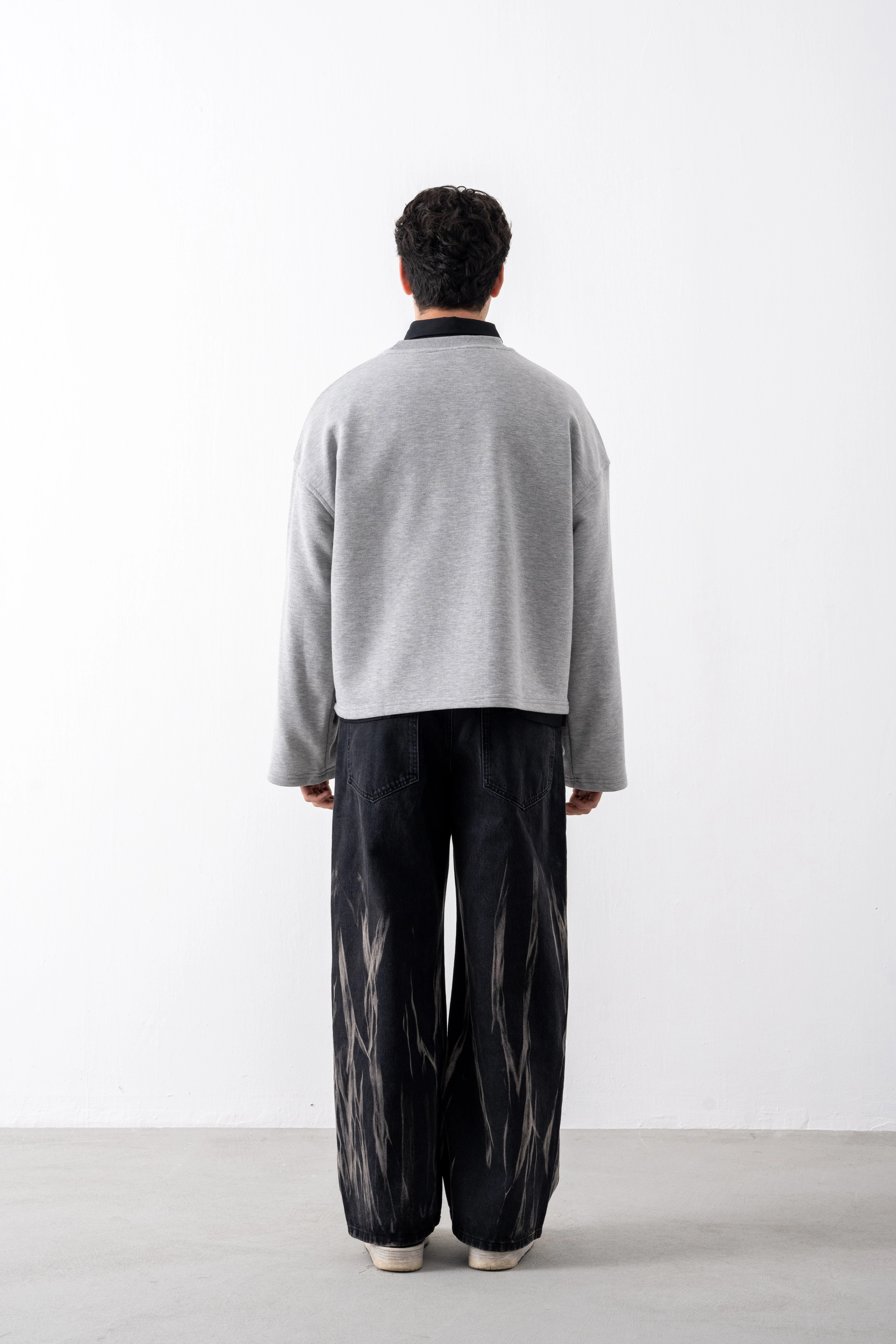 Grimelanj Cropped Boxy Fit Sweatshirt