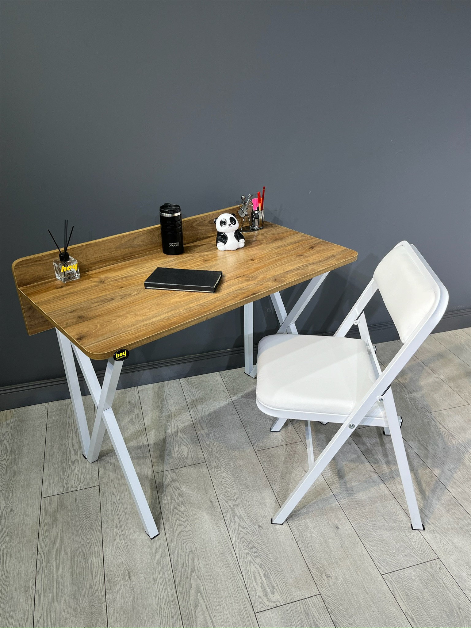 Buse Ceviz Çalışma Masası Ofis Bilgisayar Masası + Katlanır Sandalyeli 103 cm Metal Ayak - CEVİZ BEYAZ - DÜZ BEYAZ DERİ