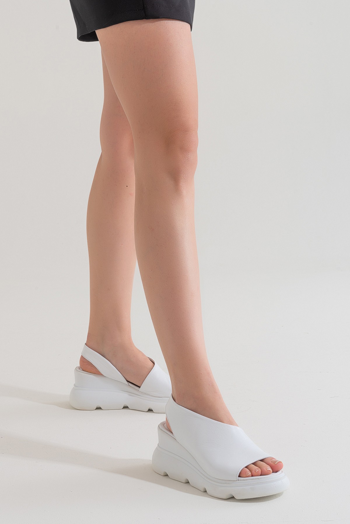 Wella Kadın Dolgu Topuk Sandalet - Beyaz