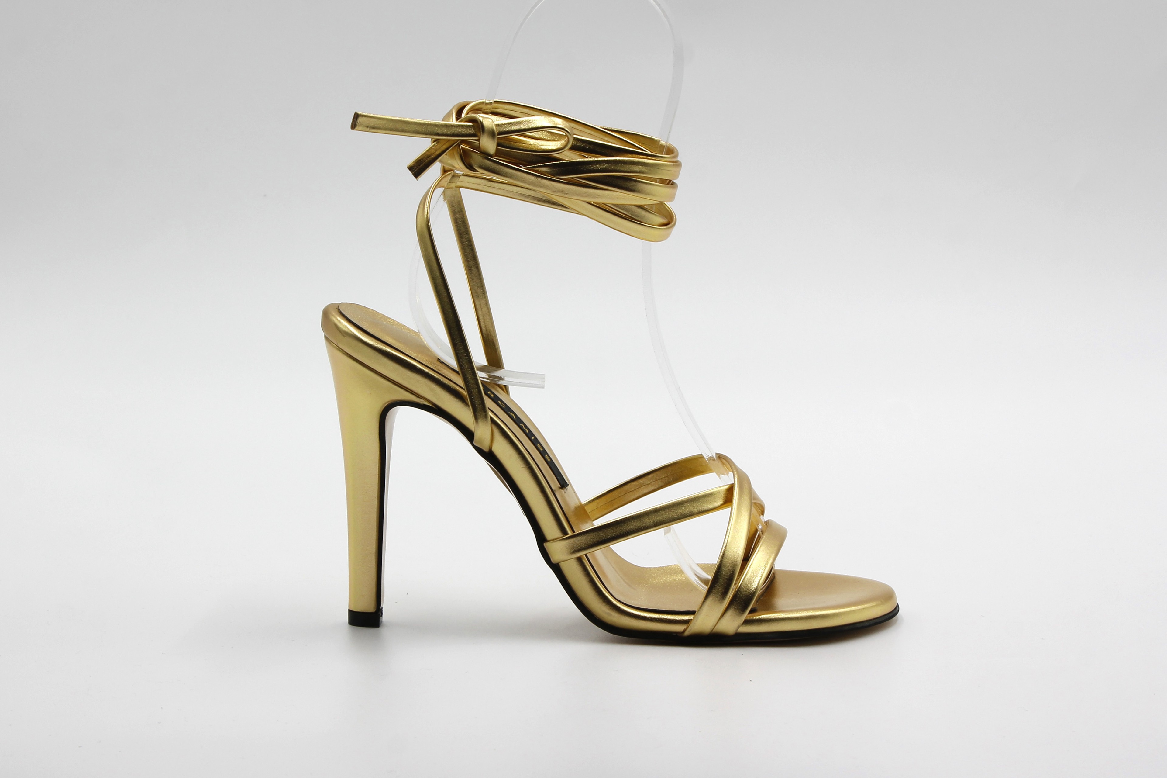 Marcamiss Kadın Bilekden Bağlı Topuklu Sandalet - Altın