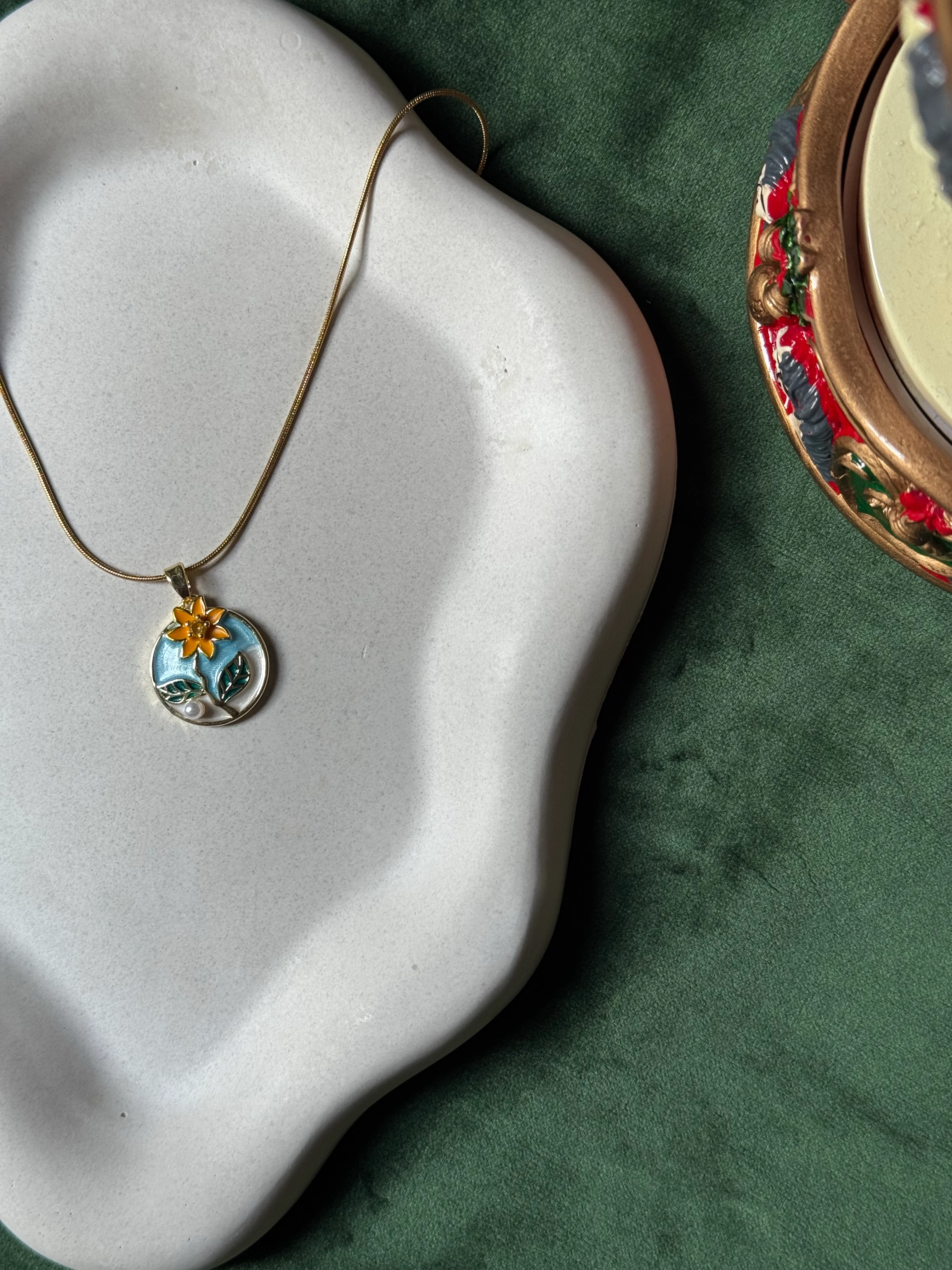 Mavi Çiçekli Mineli Kolye