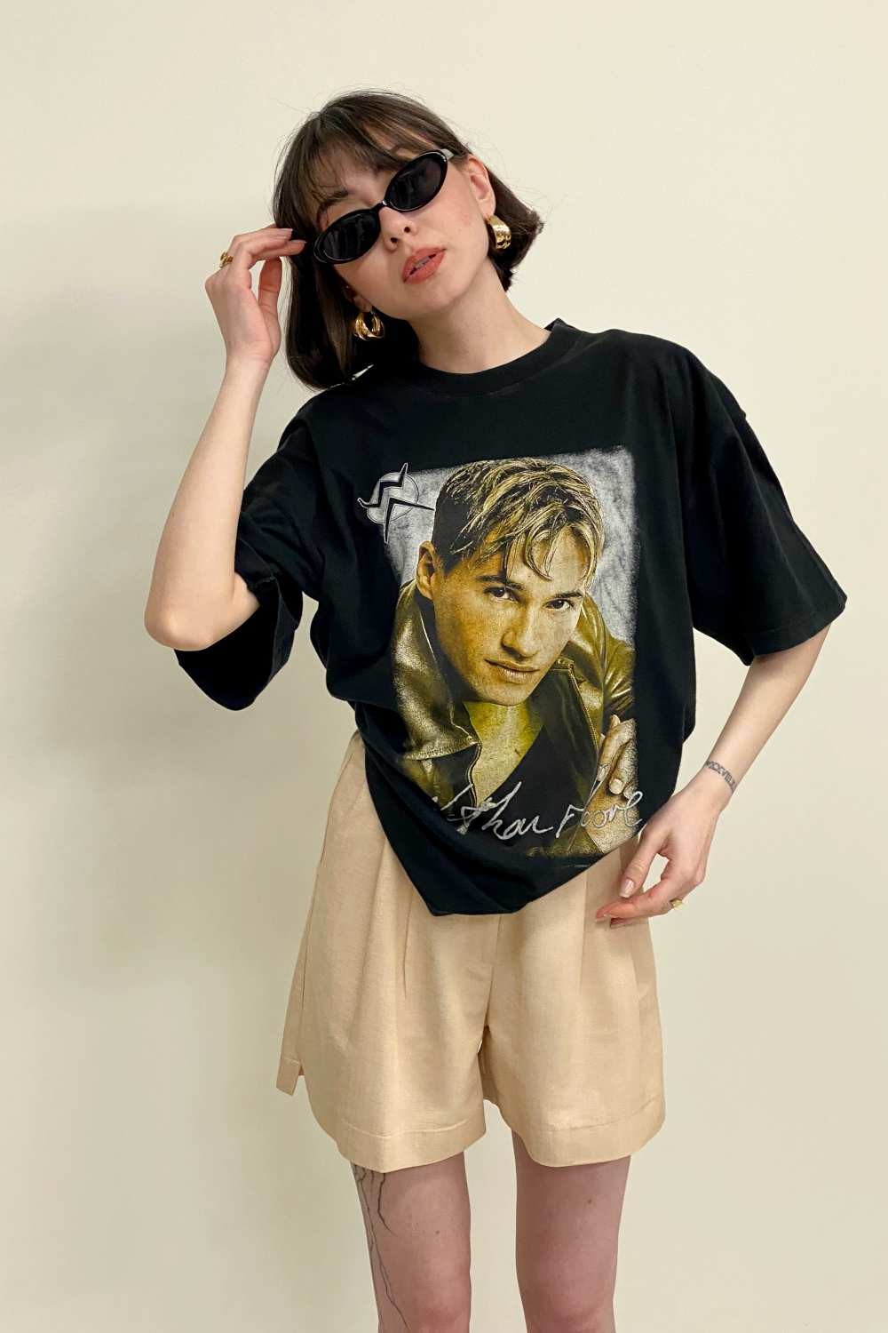 T-SHIRT