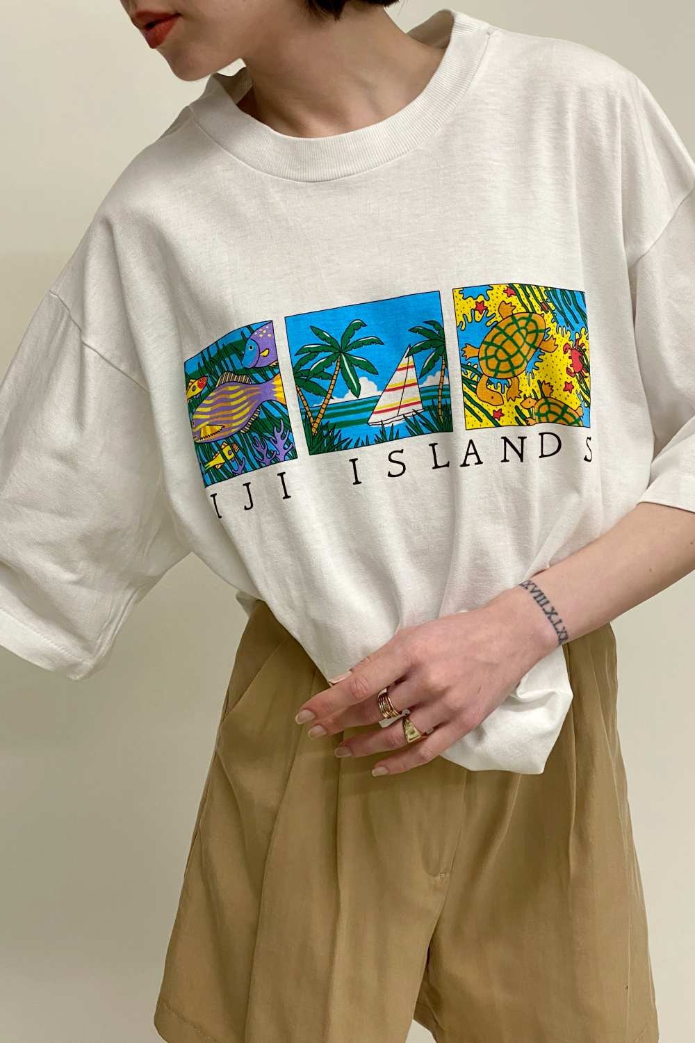 T-SHIRT