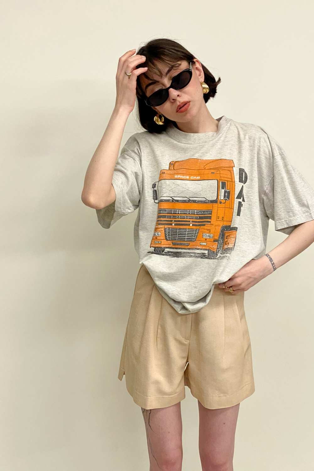 T-SHIRT