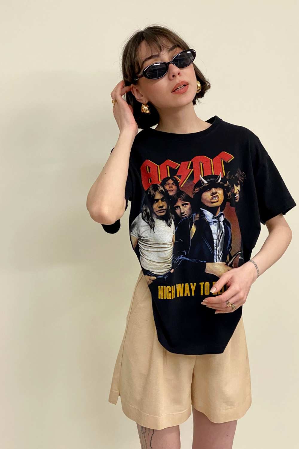 T-SHIRT