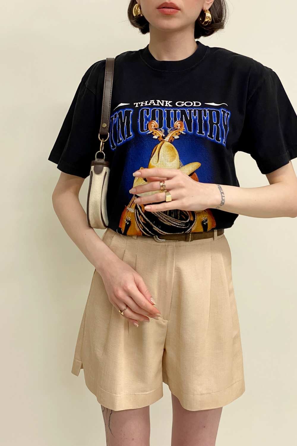 T-SHIRT