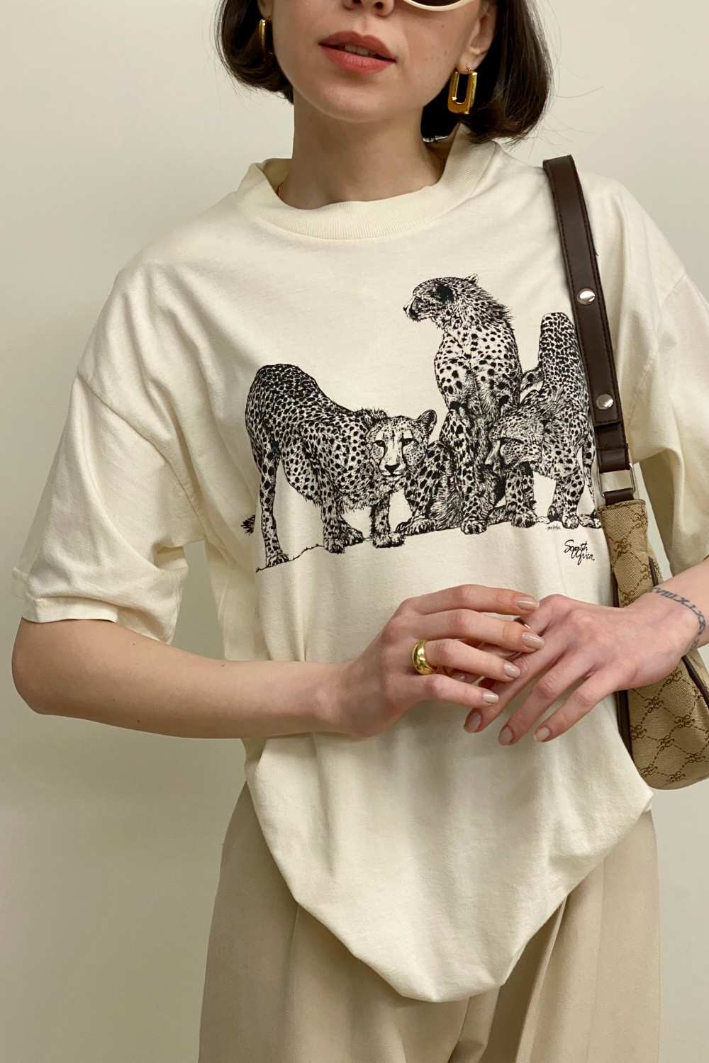 T-SHIRT