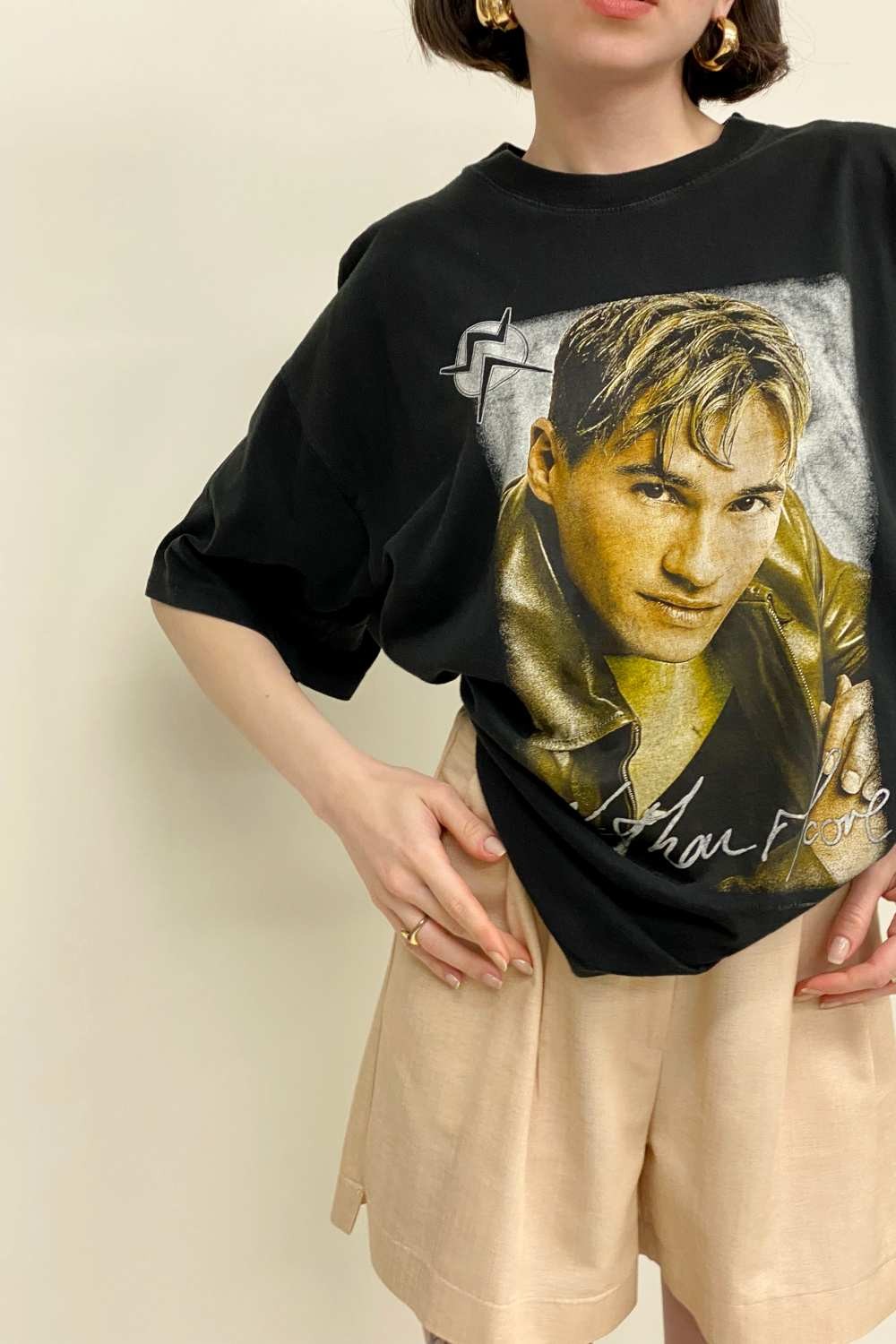 T-SHIRT