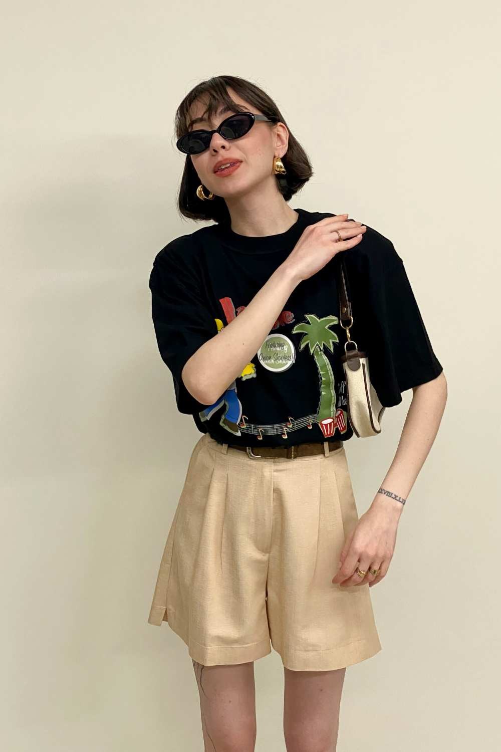T-SHIRT