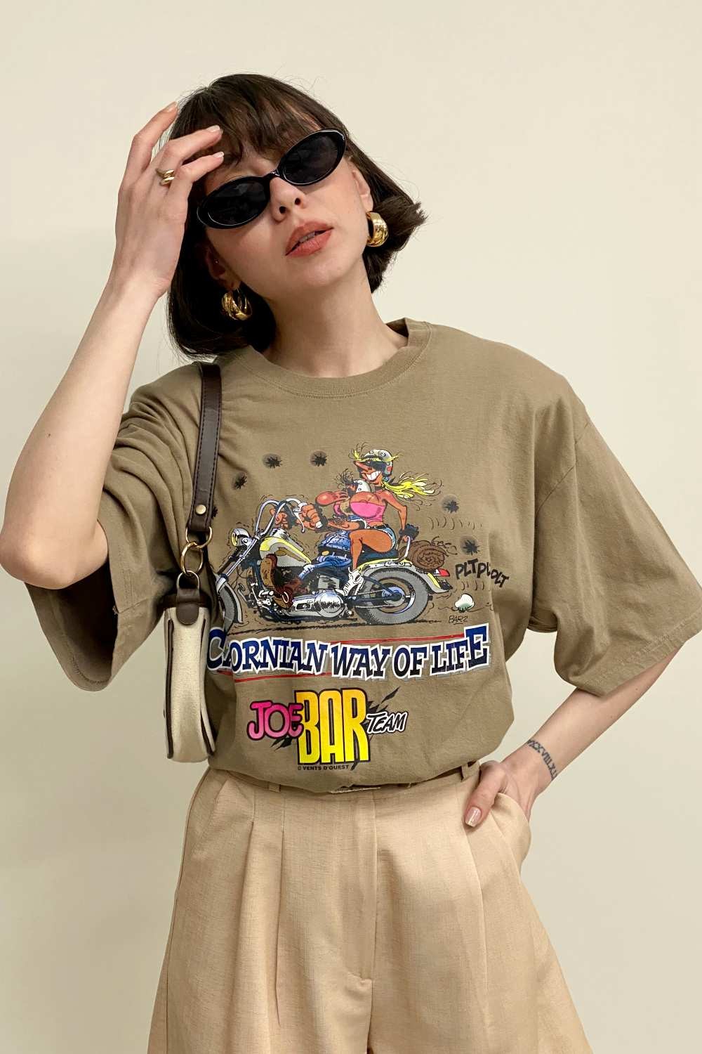 T-SHIRT