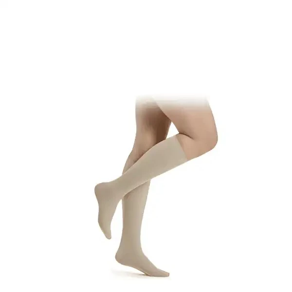 Sigvaris Comfortable Serisi Dizaltı – Diz Altı Varis Çorabı | Etkileyici Opak Görünüm (BEJ) CCL2 ORTA BASINÇ