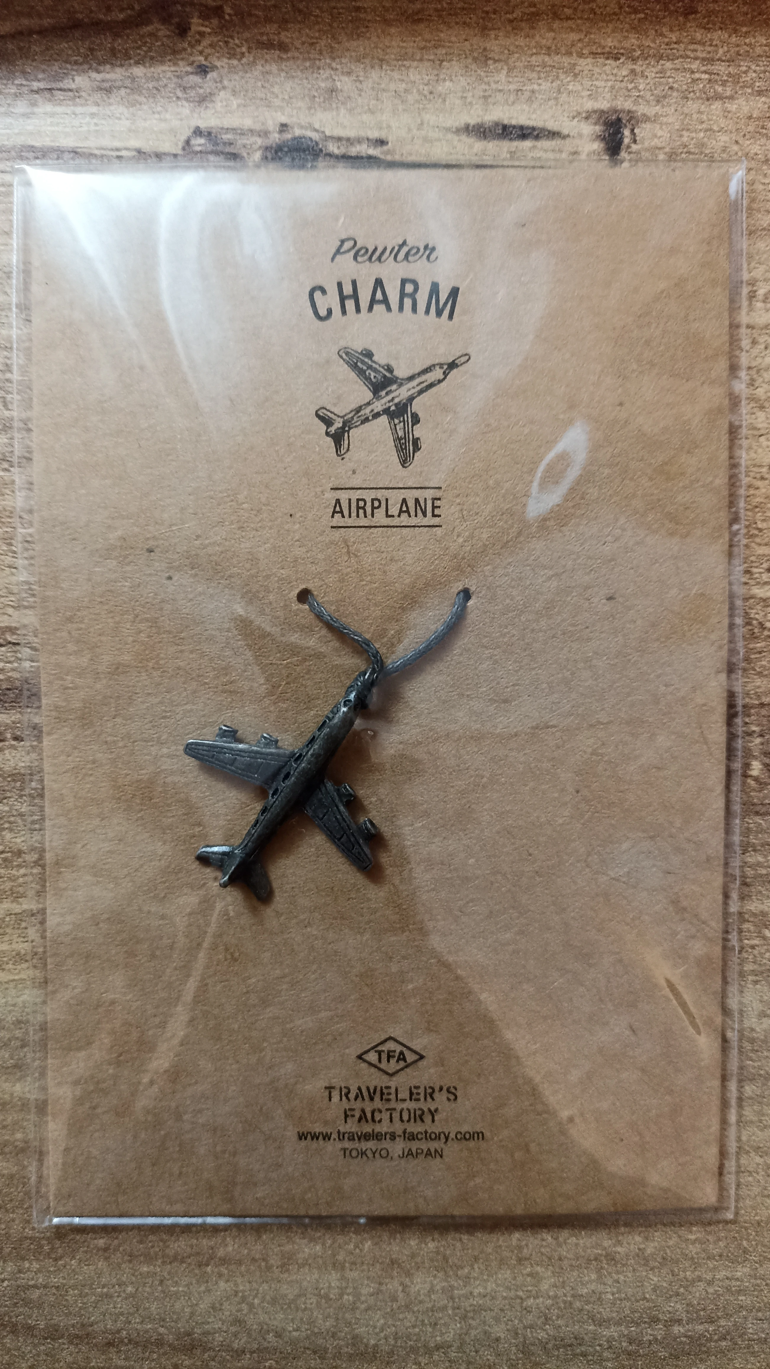 A24-Traveler's Company Uçak charm 