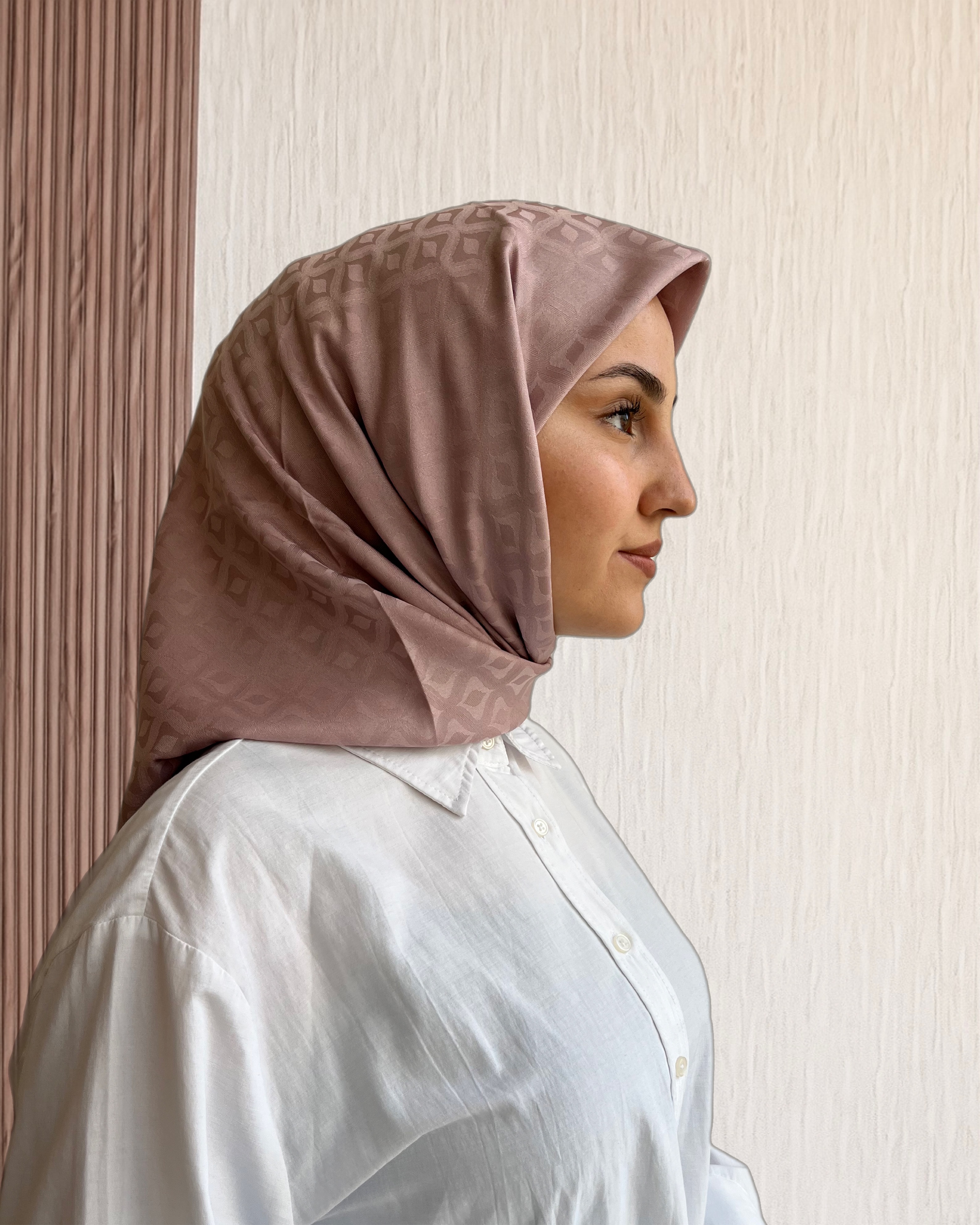Damla Desen Jakar Eşarp- SarQa Scarft