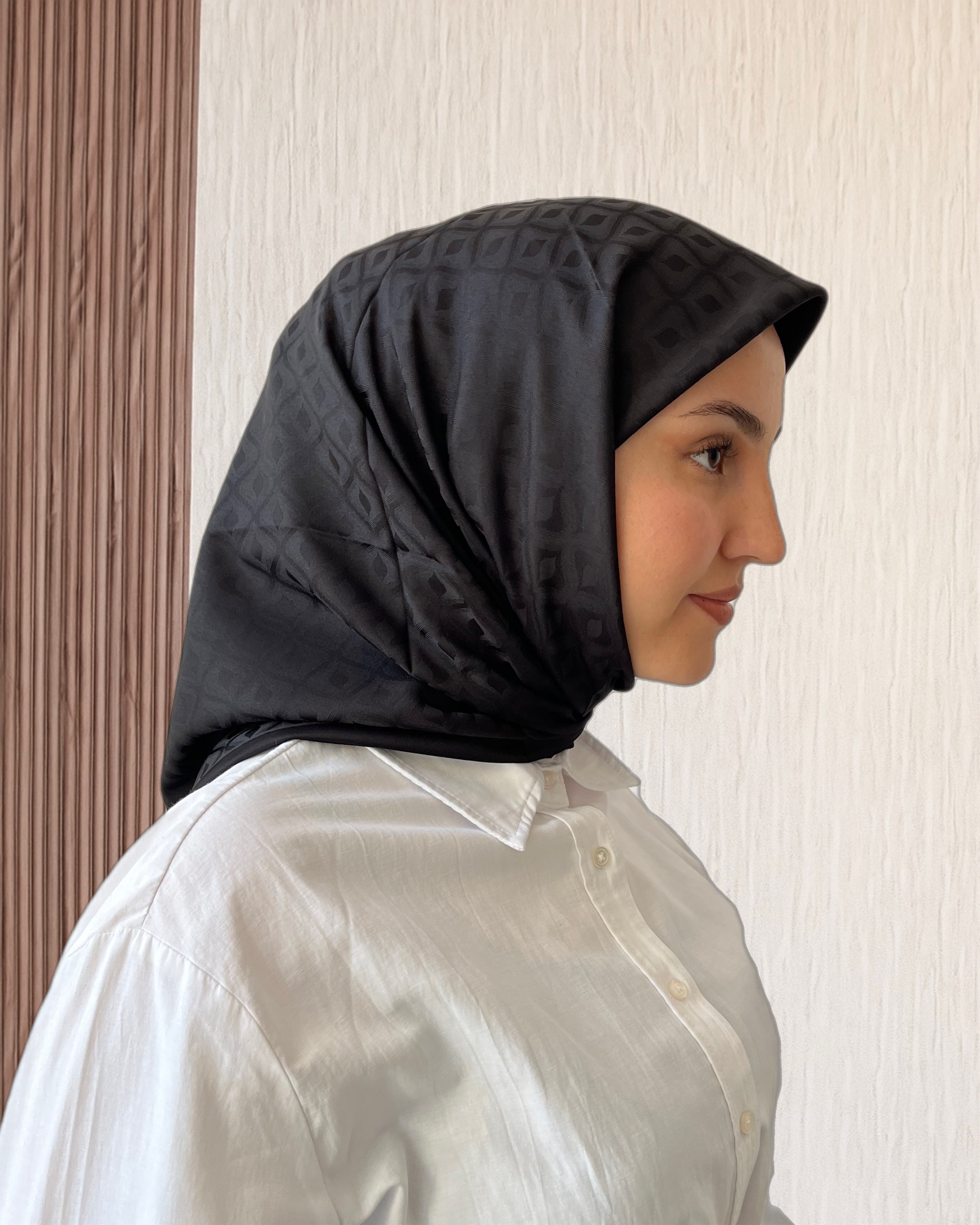 Damla Desen Jakar Eşarp- SarQa Scarft