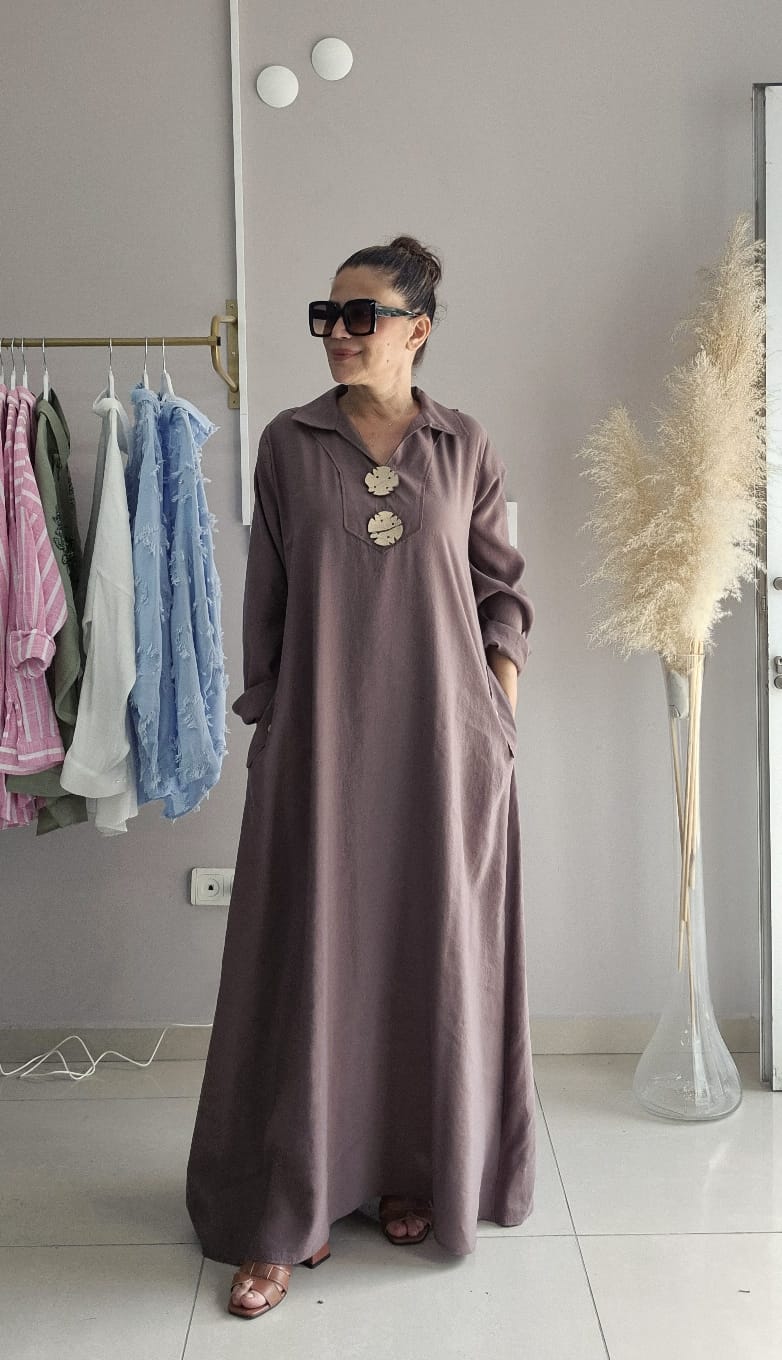  TAHTA AKSESUARLI TENCEL ELBİSE - kahverengi
