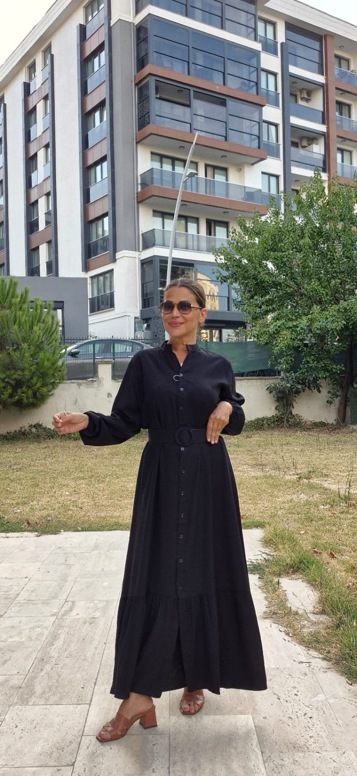 Önden Düğmeli Kemerli Çilek Elbise