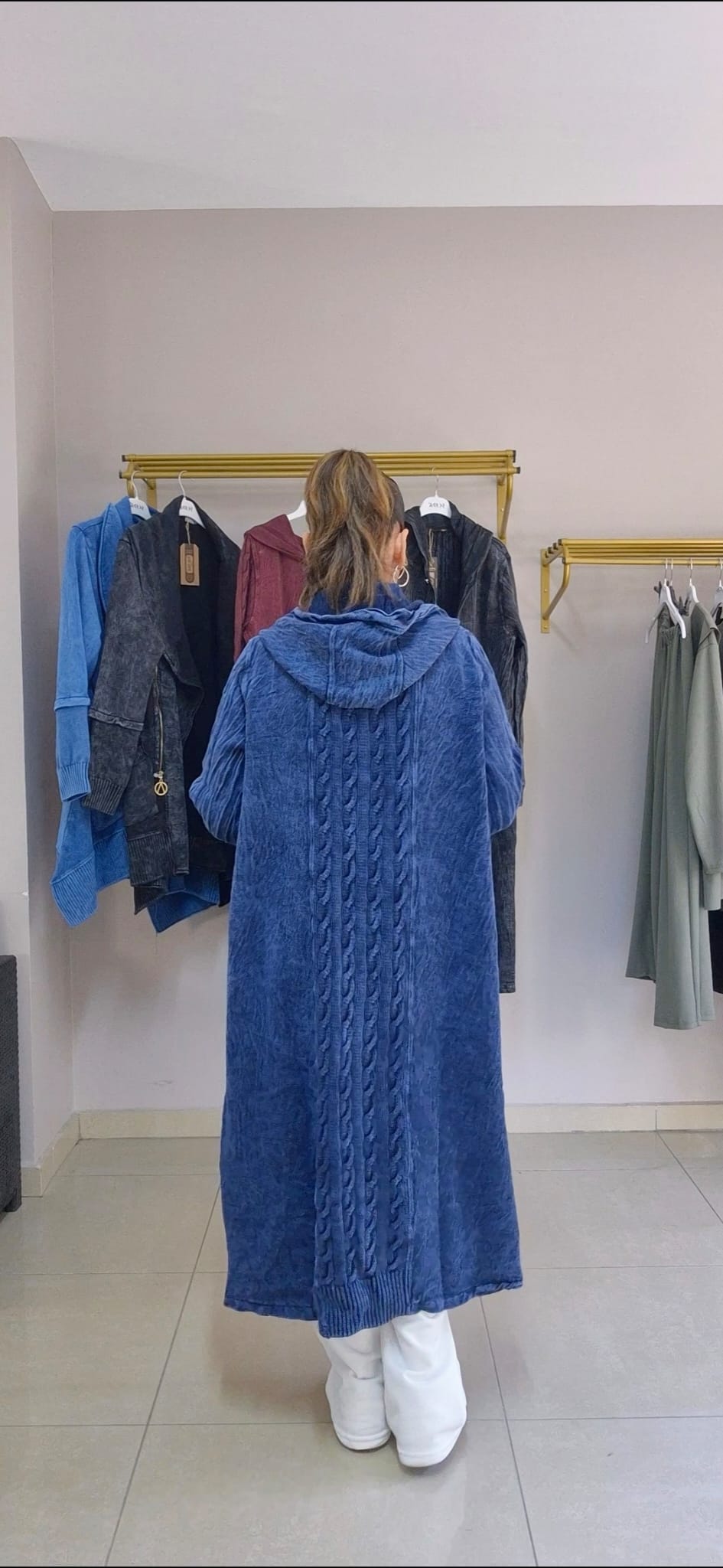 KOT ÖRME DÜĞMELİ KAP