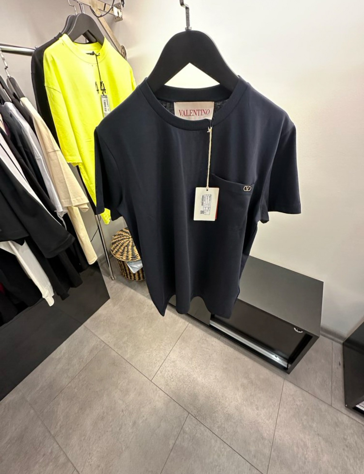 Valentino Cepli V Logo Tişört