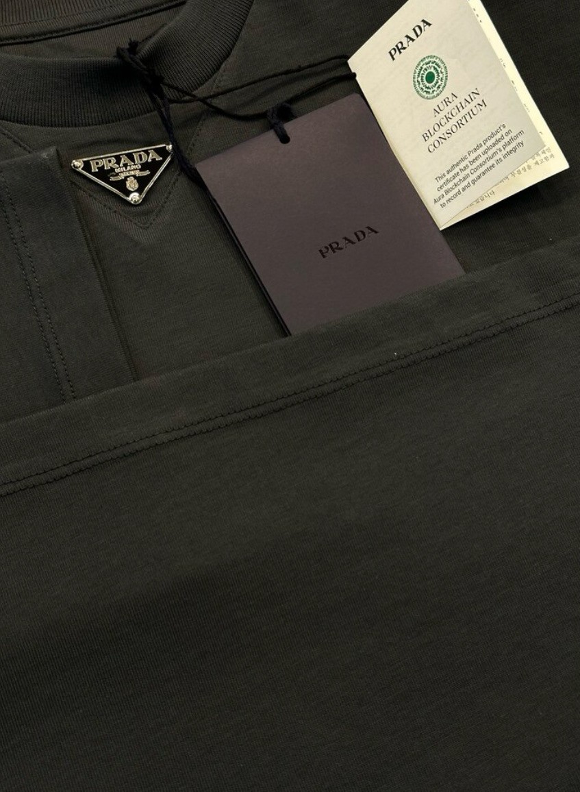 Prada Antrasit Üçgen Logo Tişört
