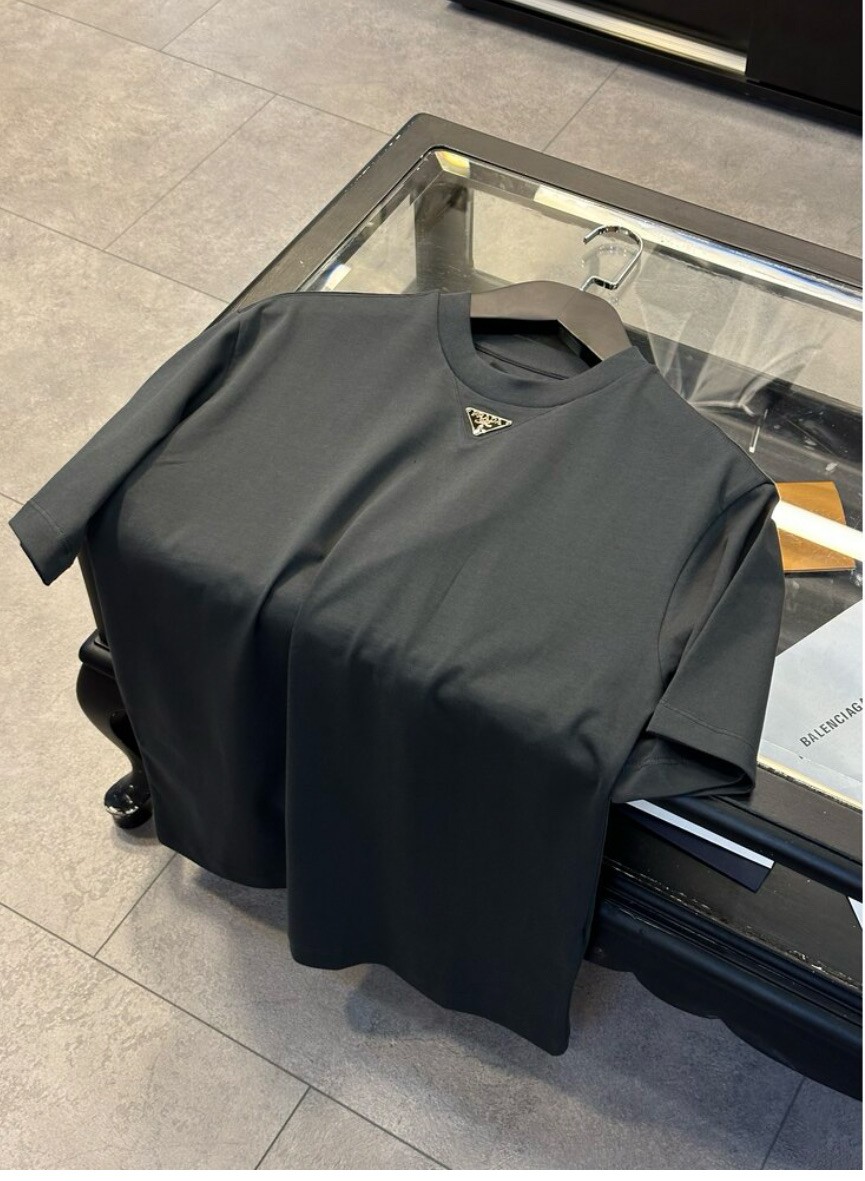 Prada Antrasit Üçgen Logo Tişört