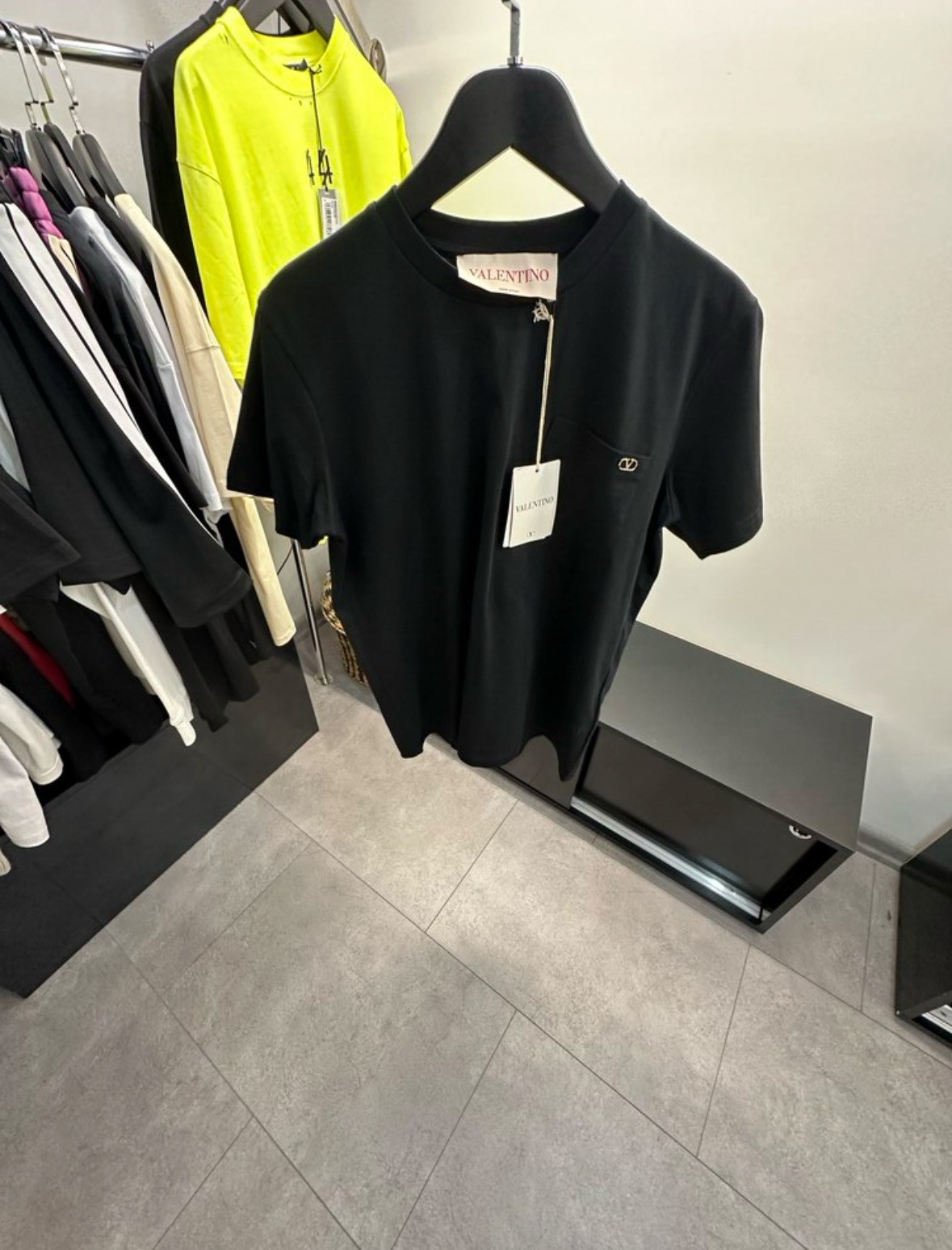 Valentino Cepli V Logo Tişört