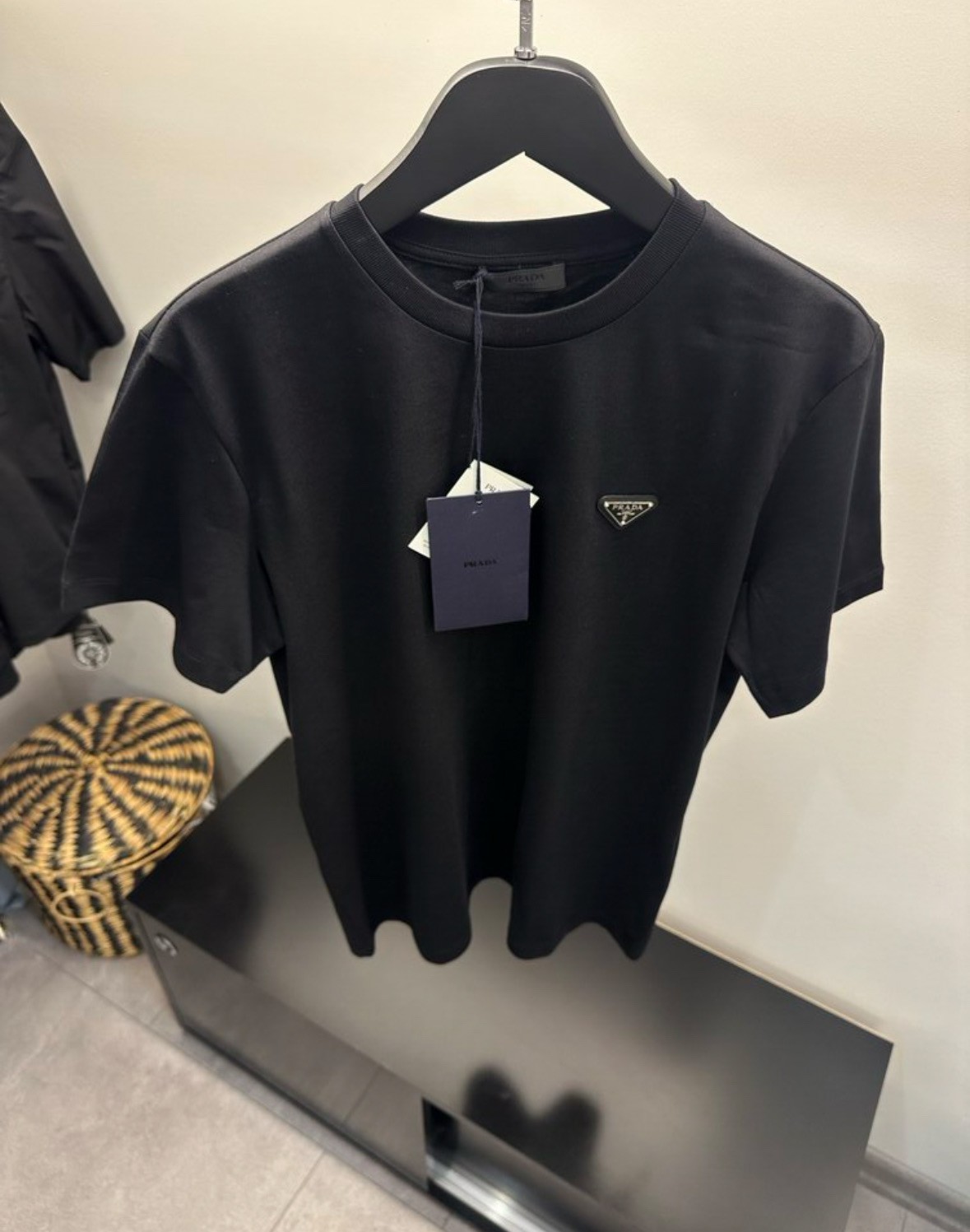 Prada Klasik Logo Plaka Tişört 