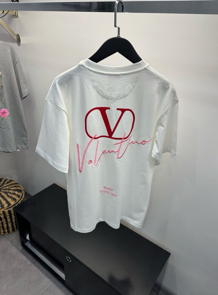 Valentino Pembe Baskılı Tişört