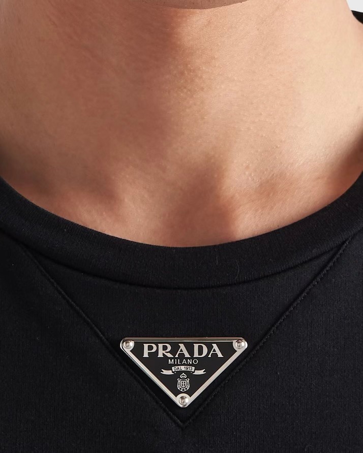 Prada Üçgen Plaka Siyah Tişört 