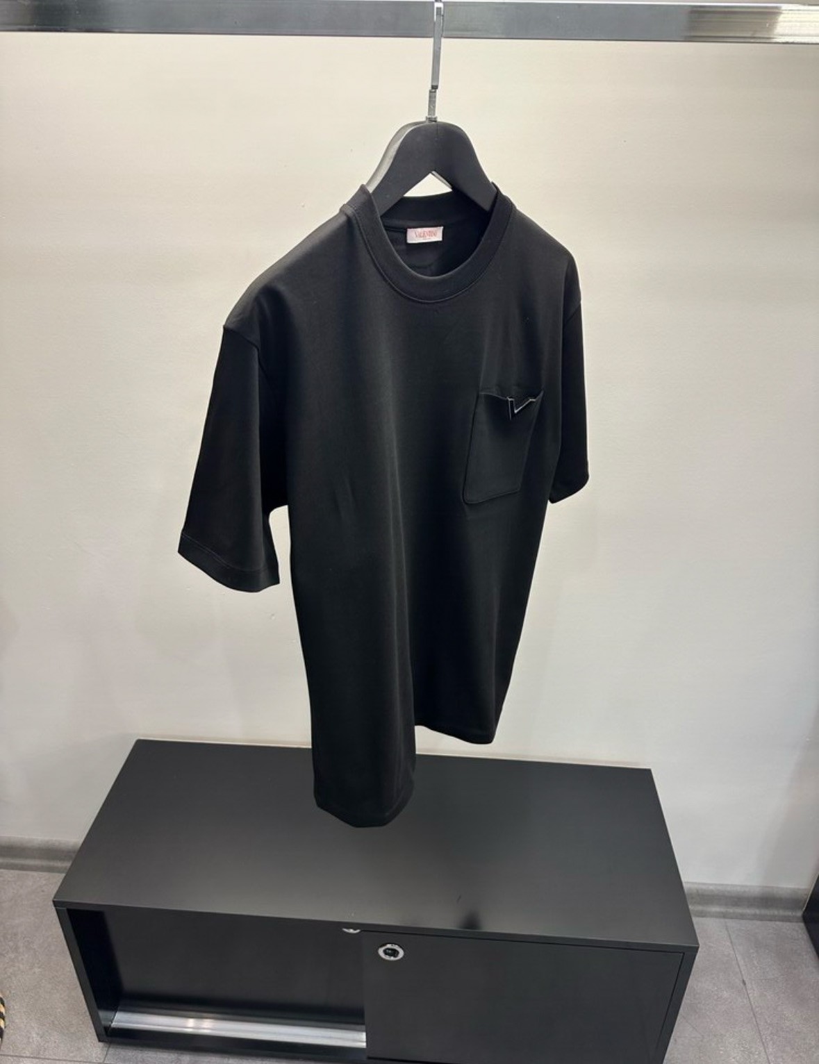 Valentino Cepli V Demir Logo Tişört