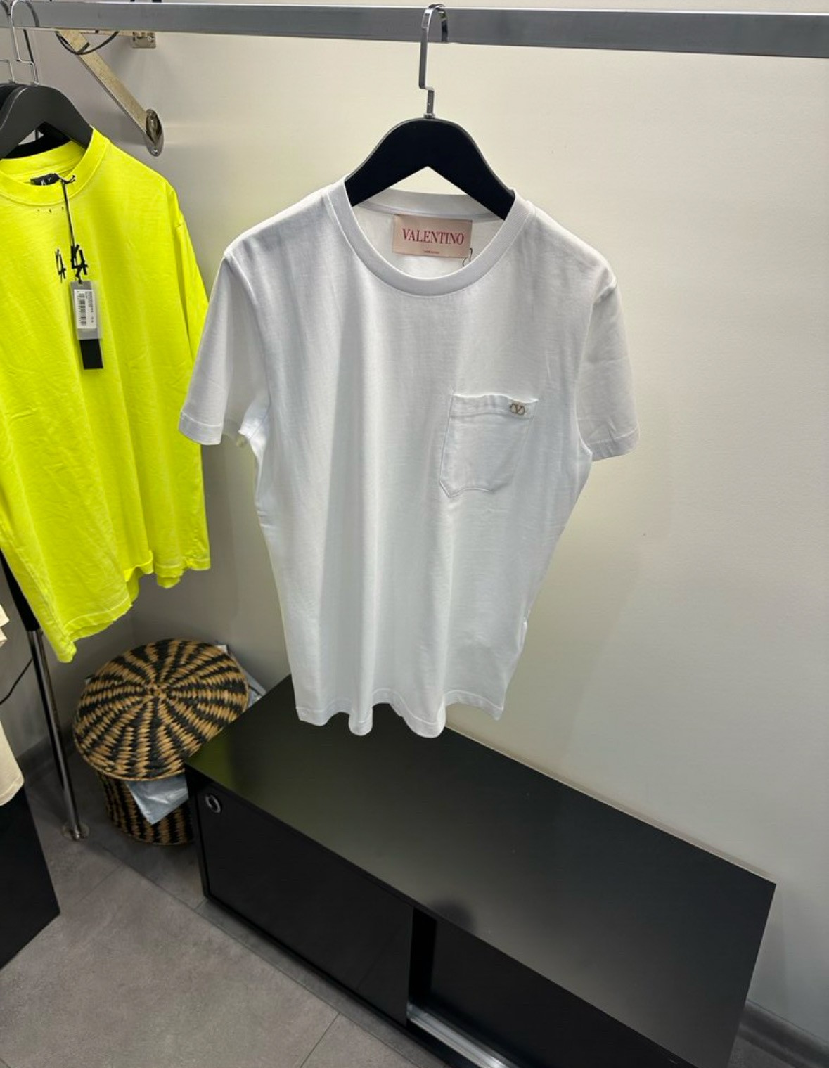 Valentino Cepli V Logo Tişört
