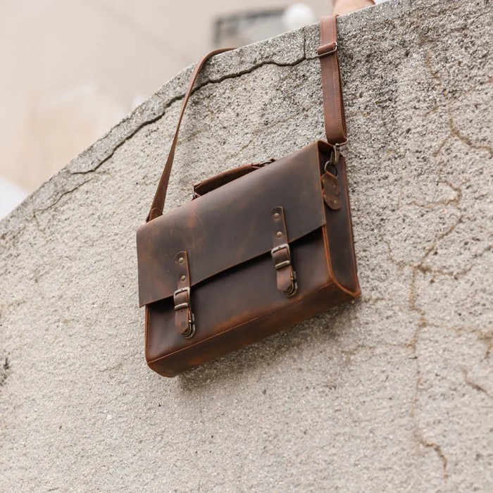Messenger Bag XL - Handle Detail