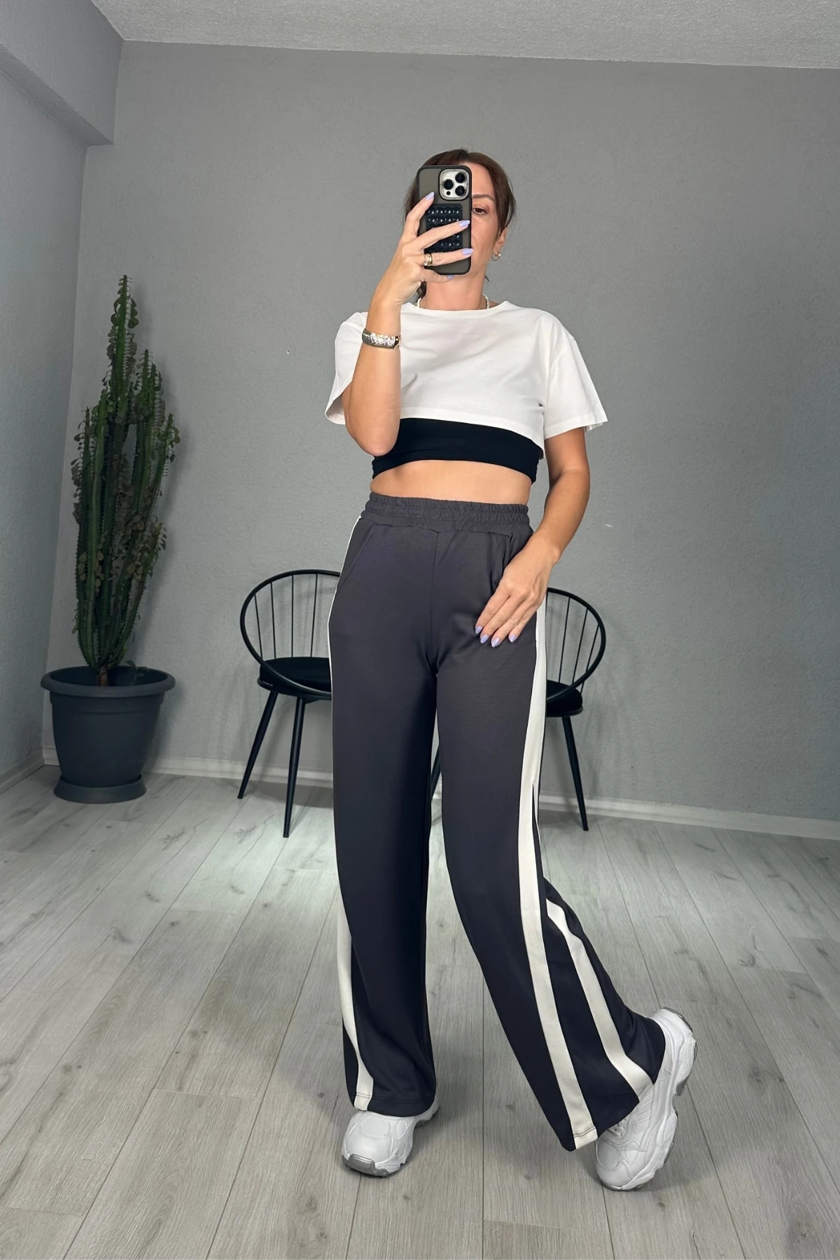 Modal Kumaş Üçgen Şerit Detaylı Eşofman Altı 