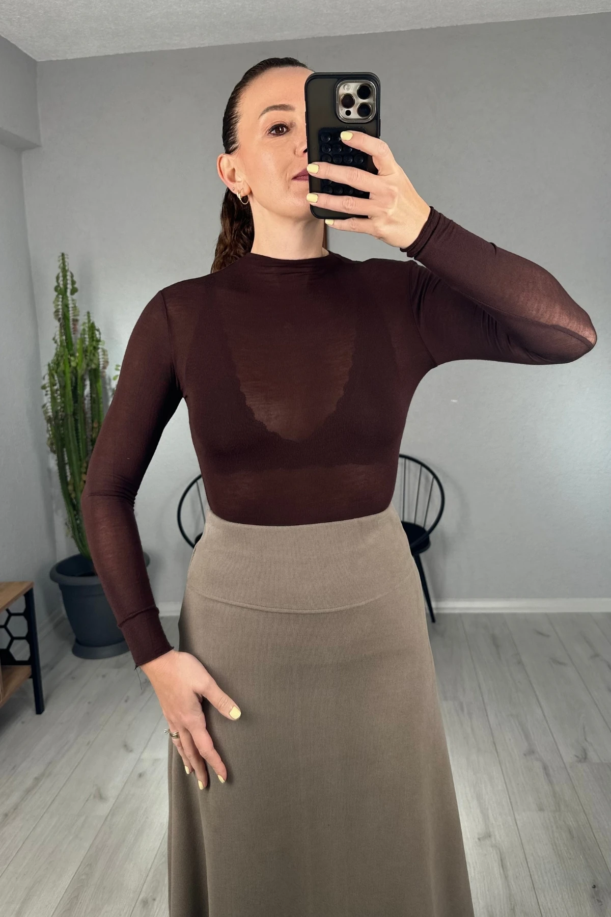 Yaka Kıvırmalı Transparan Bluz