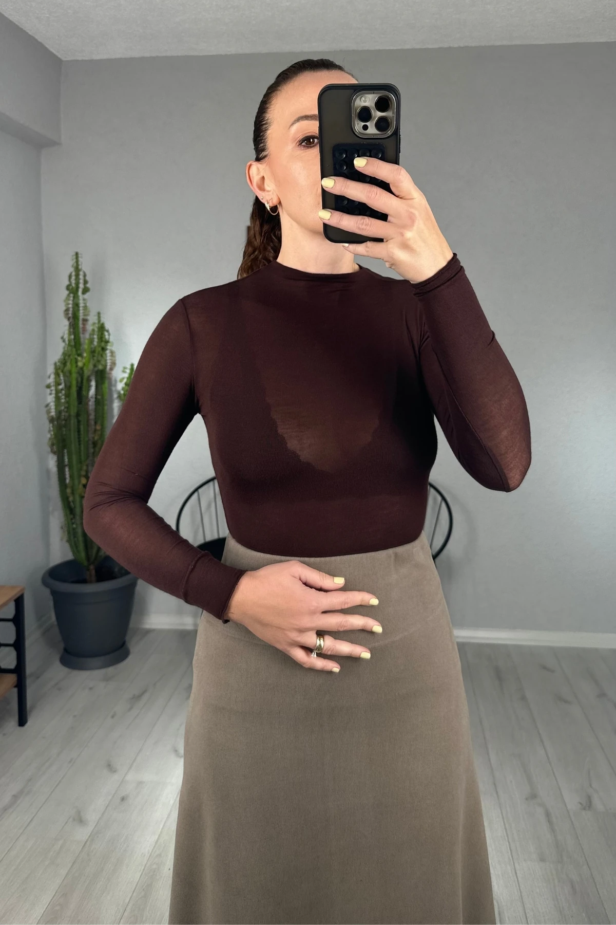 Yaka Kıvırmalı Transparan Bluz