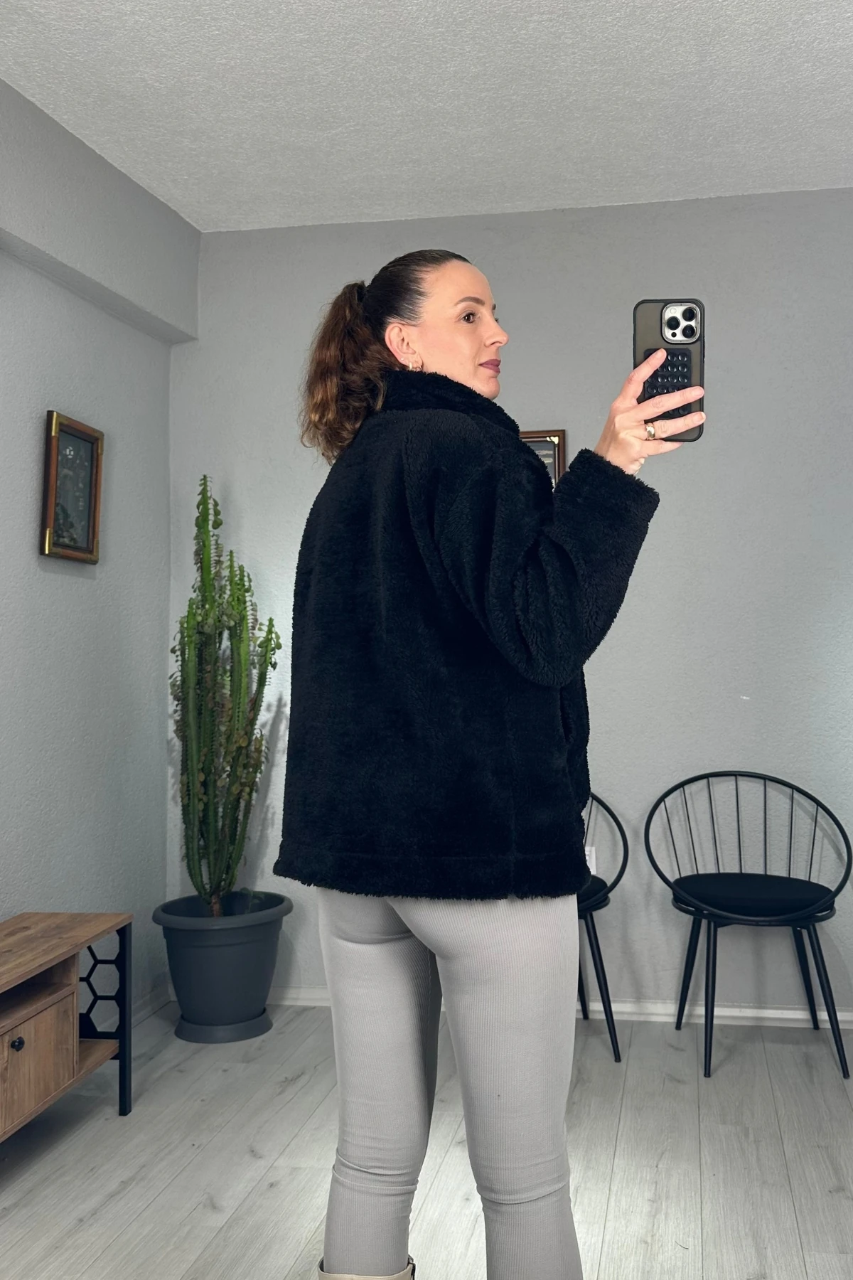 Dik Yaka Peluş Mont 