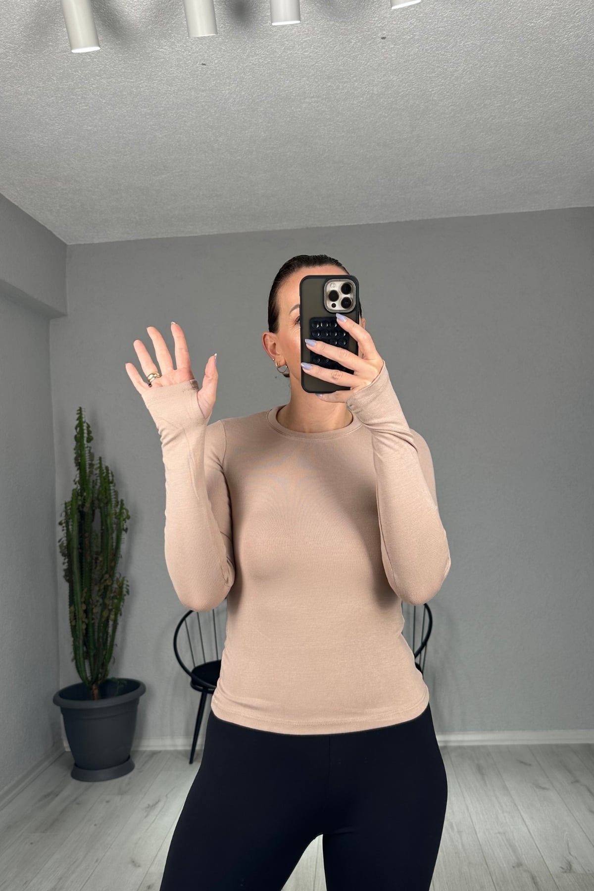 Oysh Parmak Geçmeli Uzun Kollu Body - Vizon