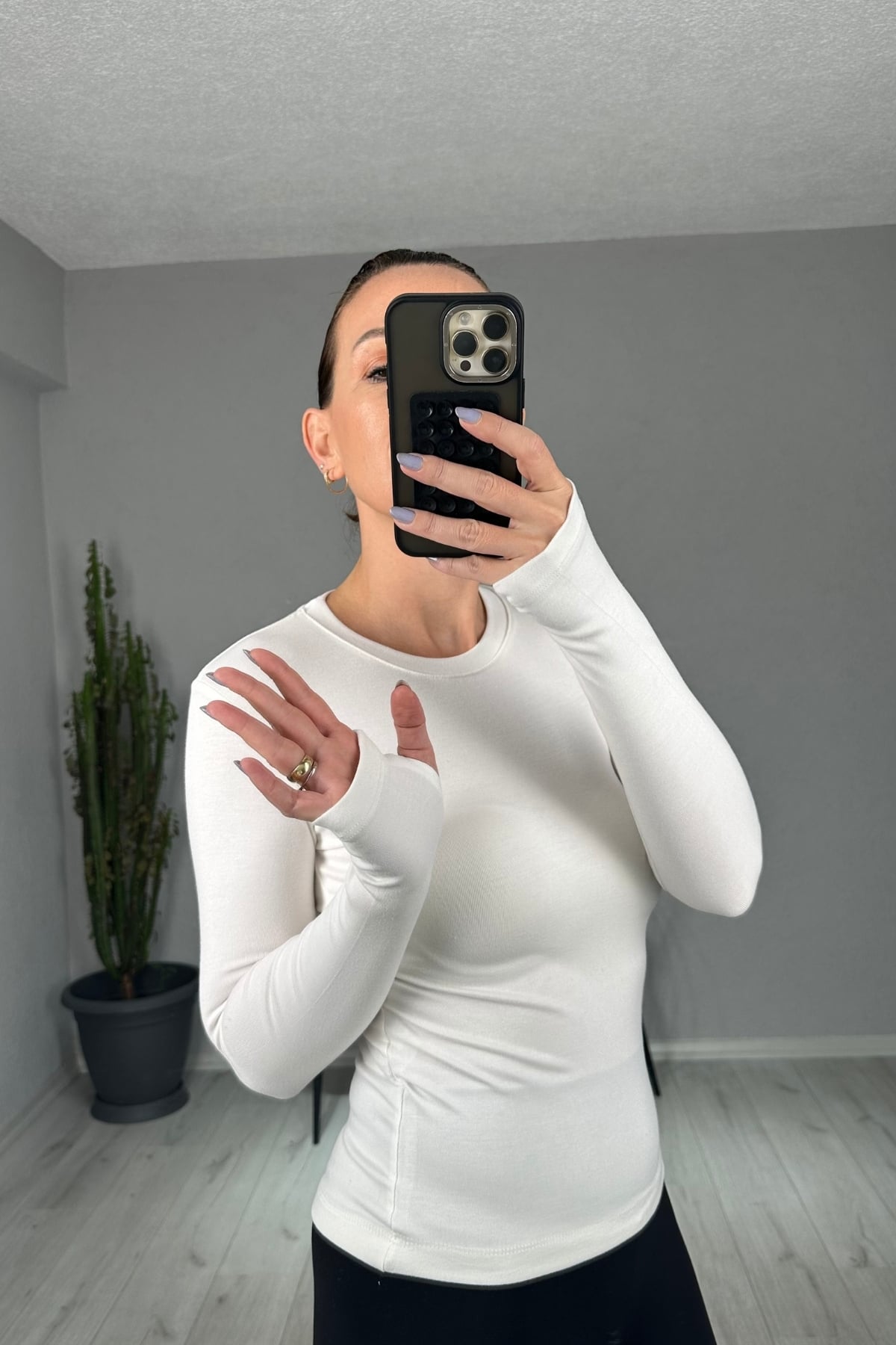 Oysh Parmak Geçmeli Uzun Kollu Body - Ekru