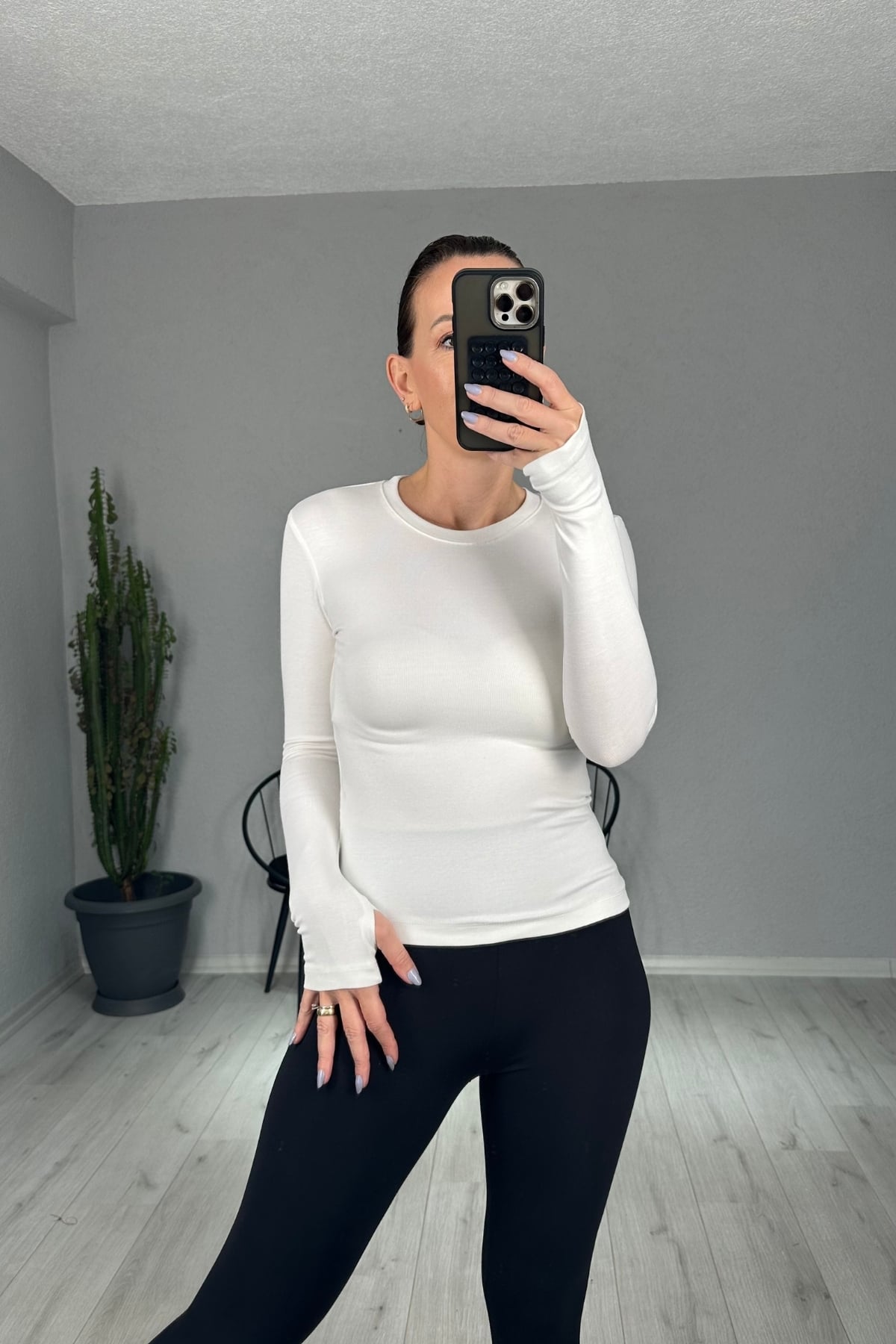 Oysh Parmak Geçmeli Uzun Kollu Body - Ekru