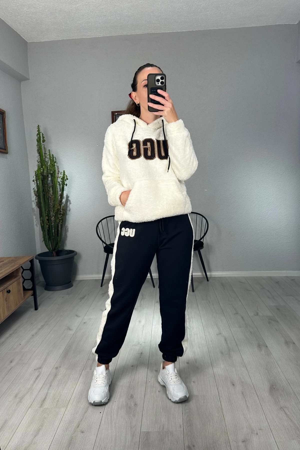 Ugg Nakışlı Peluş Takım