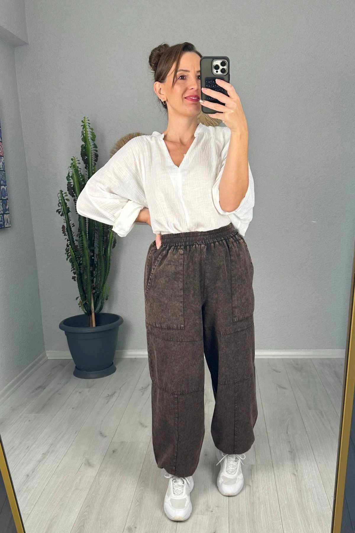 Paçası Lastik Detaylı Gabardin Pantolon