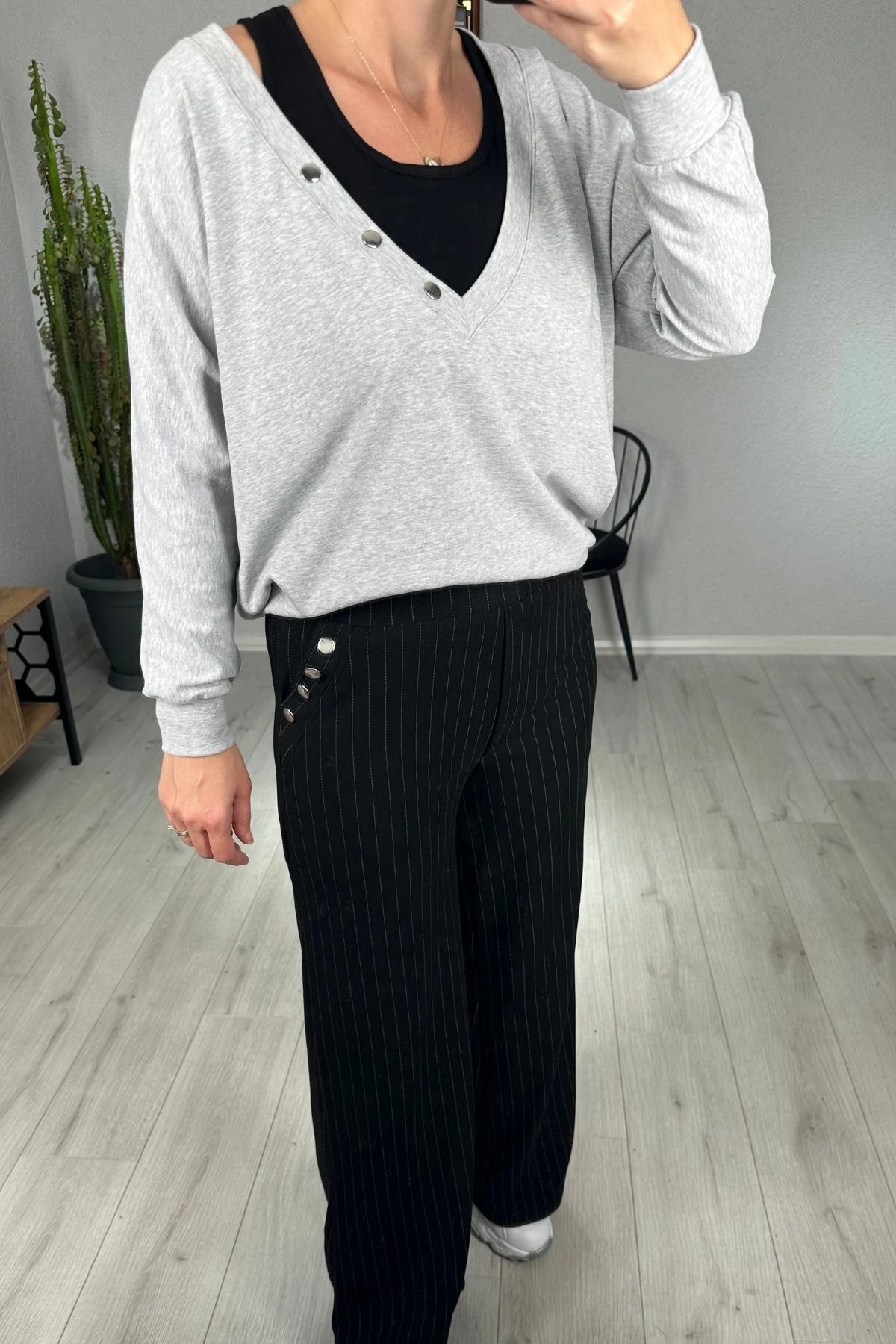 Çizgili Pantolonlu Üçlü Takım 