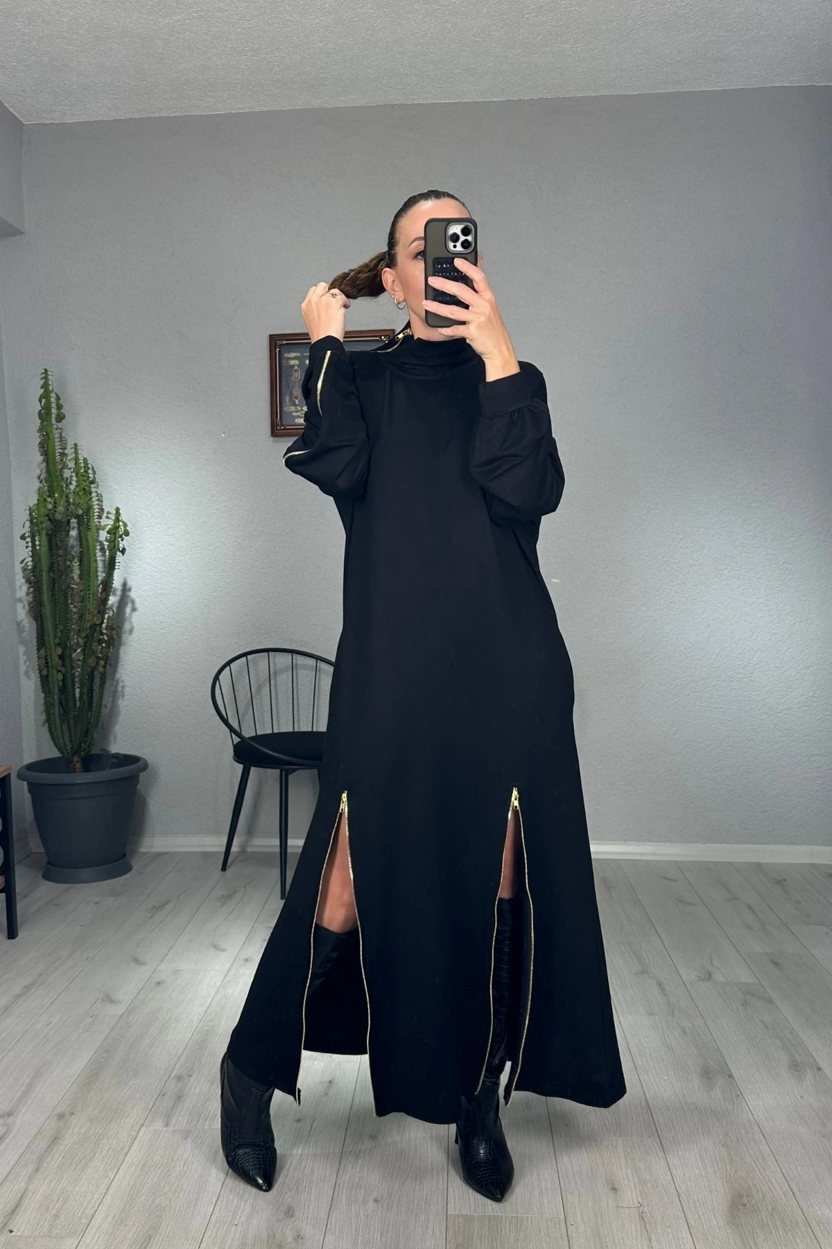 Fermuar Detaylı Yırtmaçlı Uzun Elbise 