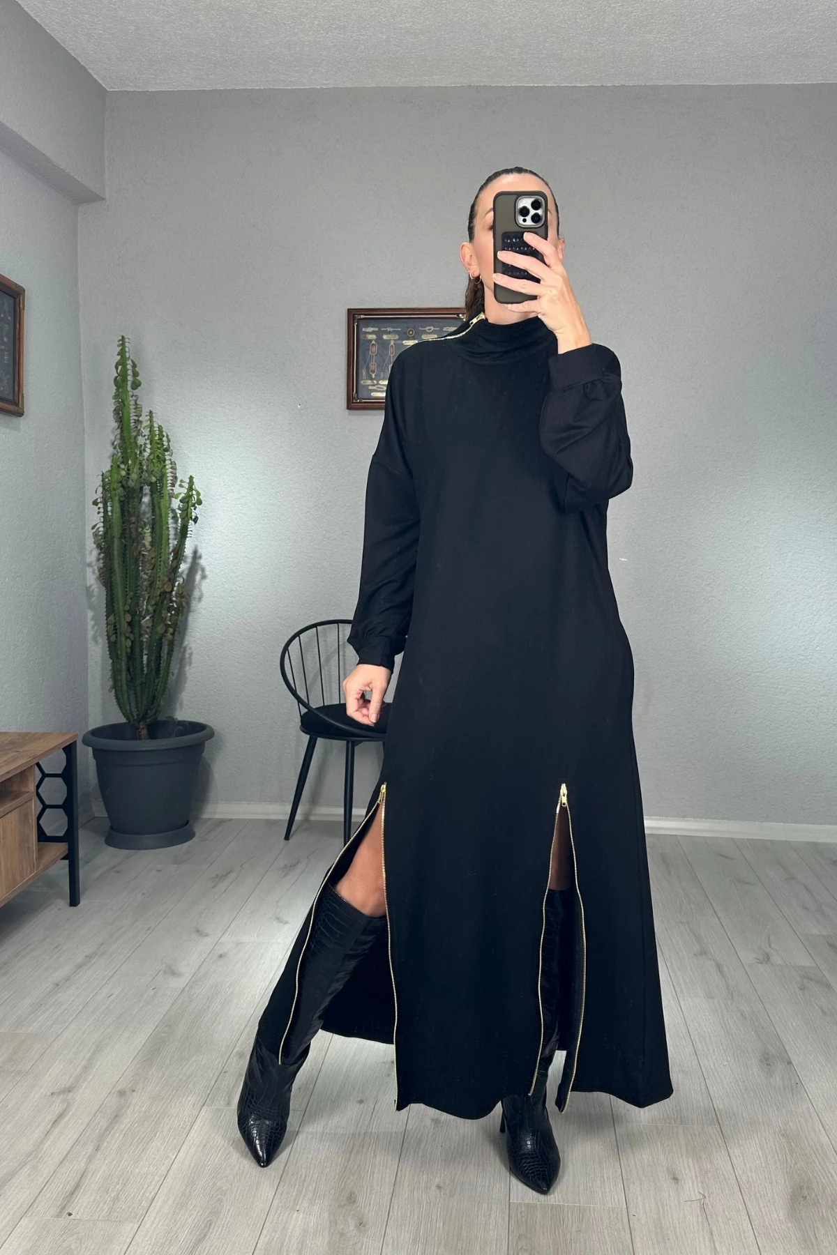 Fermuar Detaylı Yırtmaçlı Uzun Elbise 