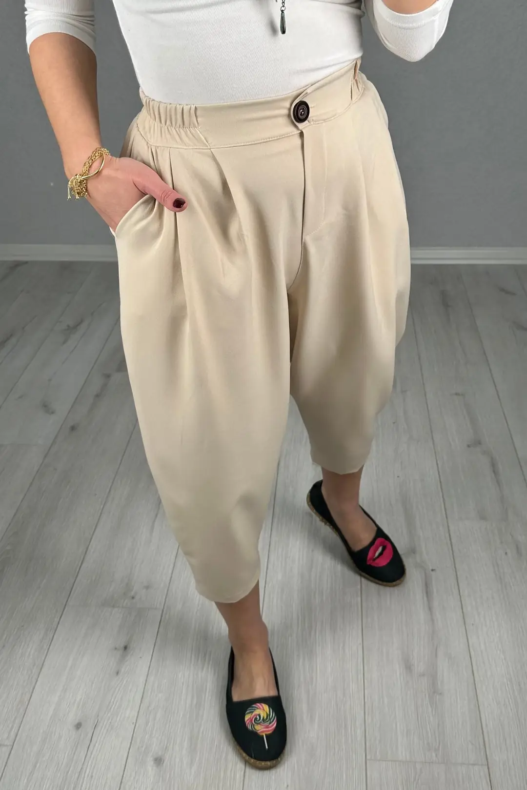 Arkası Lastikli Şalvar Pantolon · 3