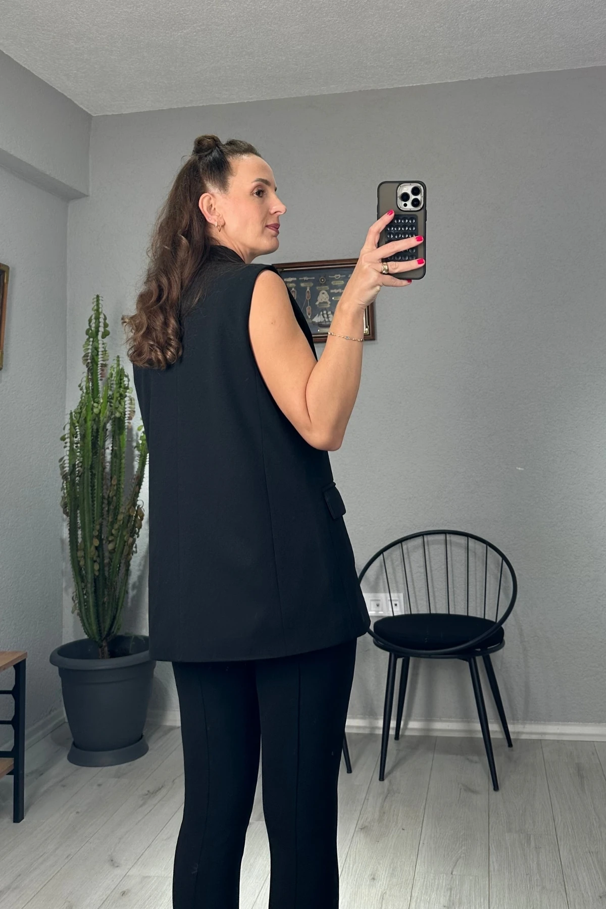 Krep Kumaş  Cep Kapaklı Yelek