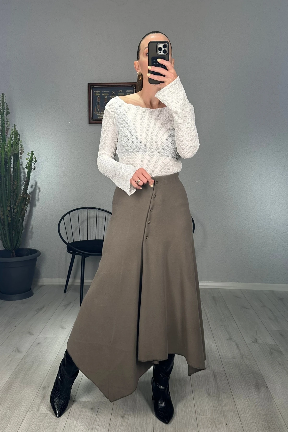 Önü Düğmeli Asimetrik Kesim Etek - kahverengi