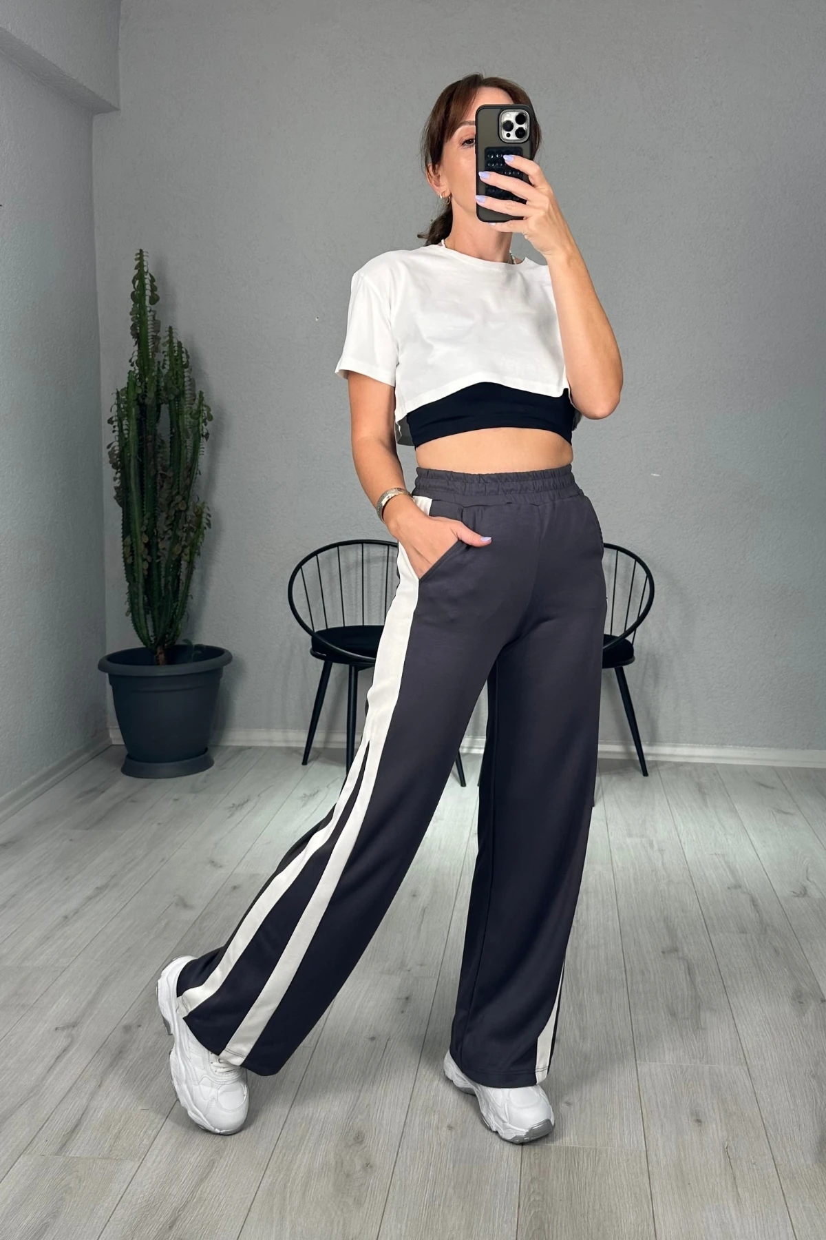 Modal Kumaş Üçgen Şerit Detaylı Eşofman Altı 