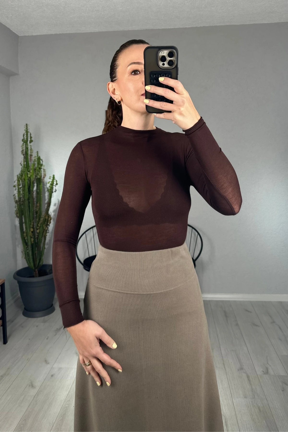 Yaka Kıvırmalı Transparan Bluz