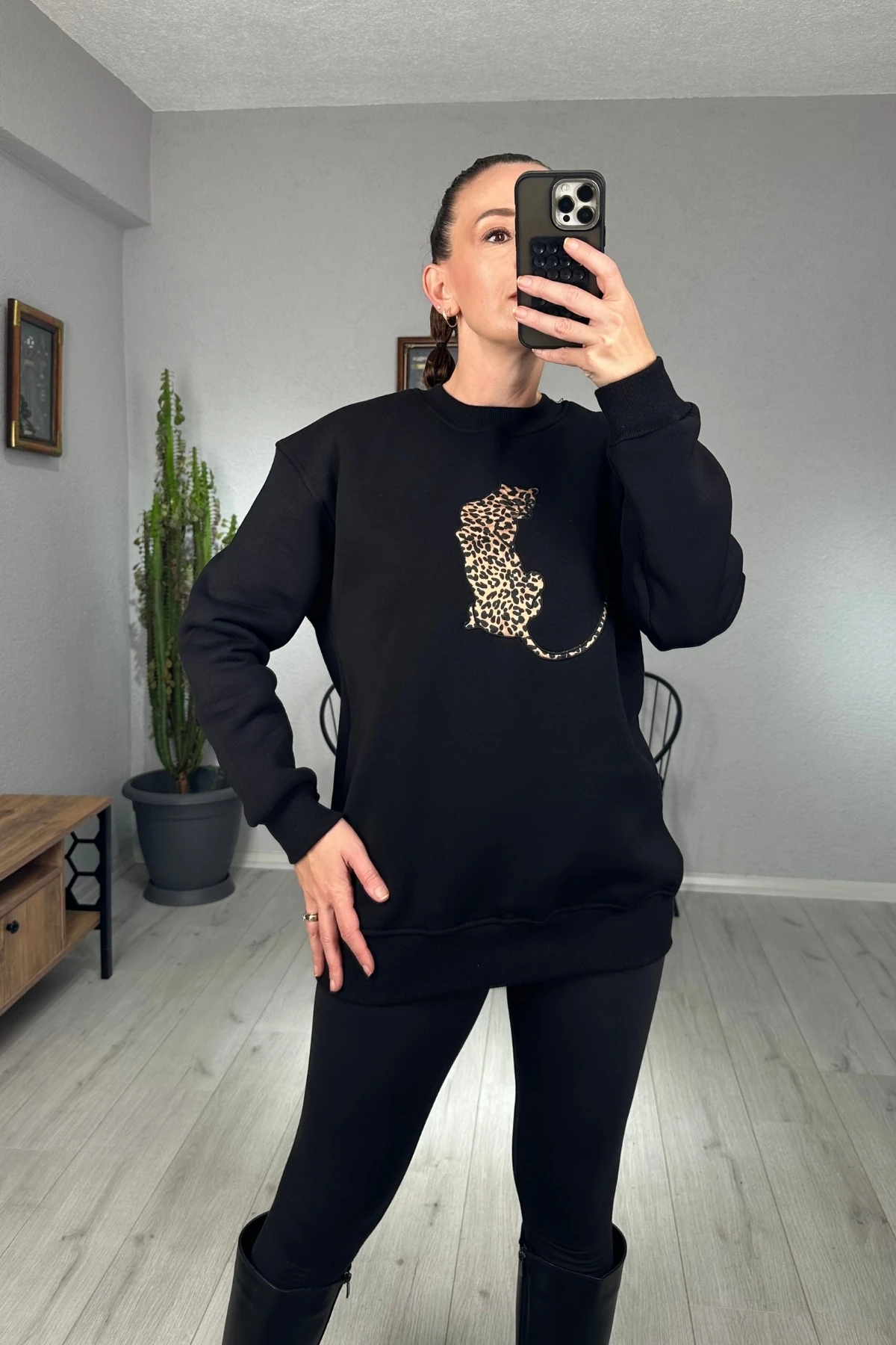 İçi Şardonlu Leopar Baskılı Sweatshirt