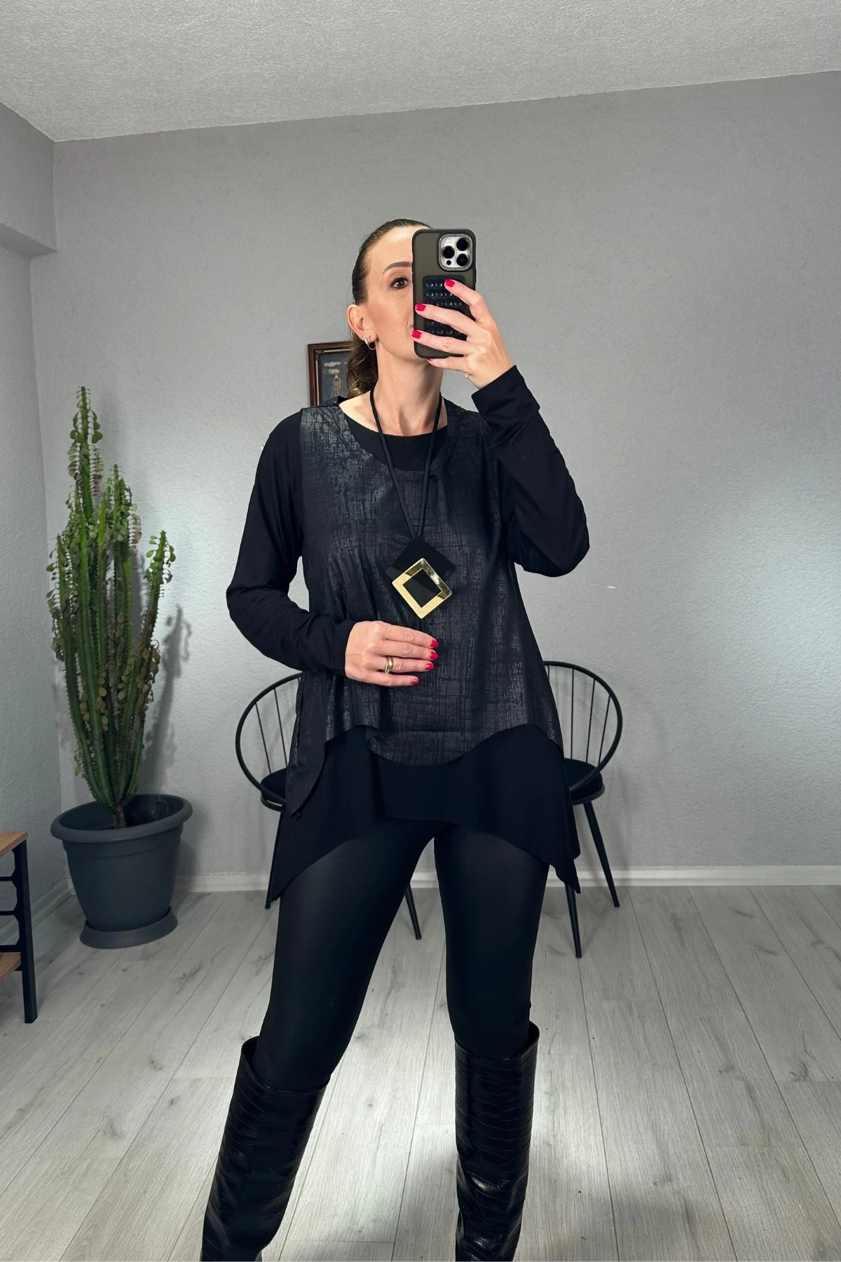 Kolyeli Yelekli Bluz